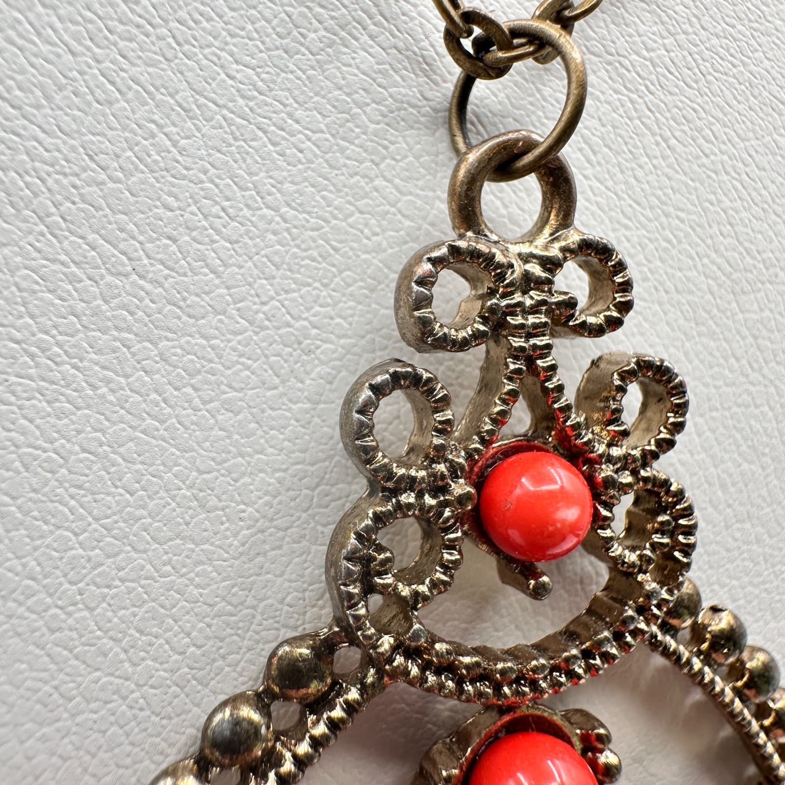 Vintage 80s Gunmetal Teardrop Mandala Coral Pink Bead Pendant Necklace Jewelry - Thumbnail 5