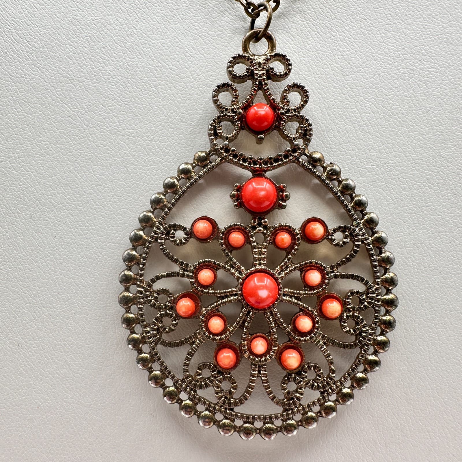 Vintage 80s Gunmetal Teardrop Mandala Coral Pink Bead Pendant Necklace Jewelry - Thumbnail 3