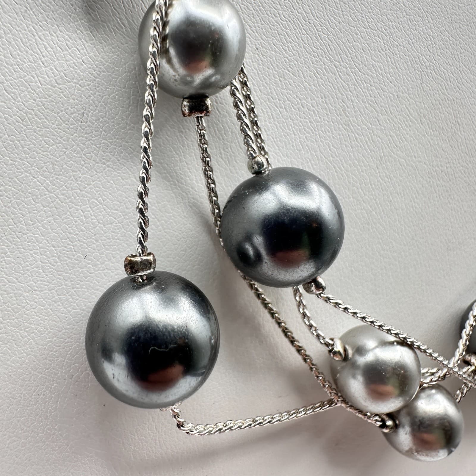 Vintage 90s Multi Strand Grey Faux Pearl Station Beads Necklace Silver Tone - Thumbnail 4