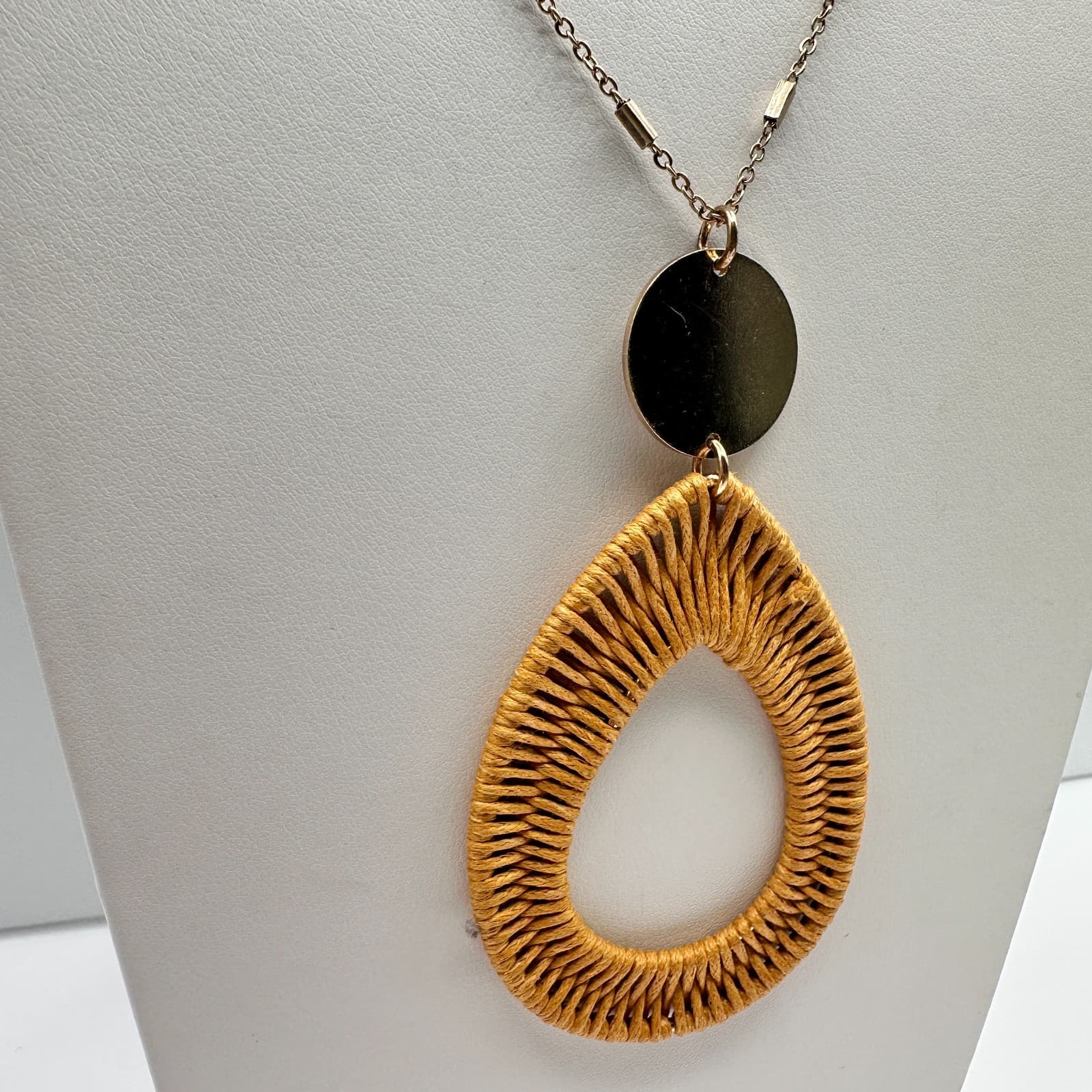 Vintage 90s Mustard Yellow Woven Rattan Teardrop Statement Gold Tone Necklace - Thumbnail 4