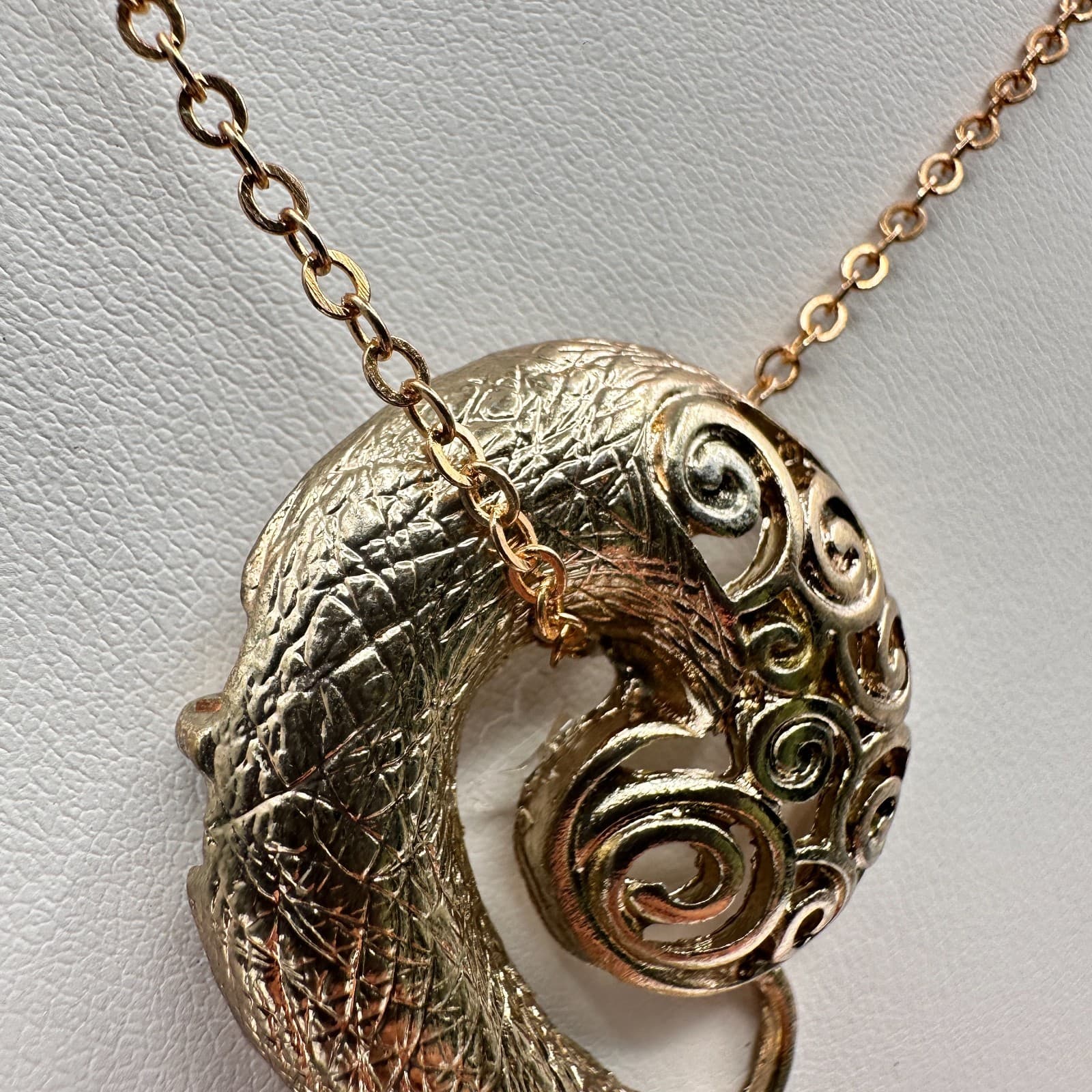 Vintage 80s Gold Tone Snake Serpent S-Shape Statement Pendant Necklace Jewelry - Thumbnail 5