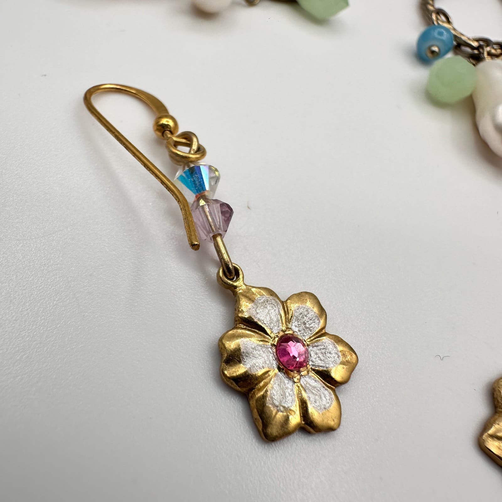 Vintage 90s Teardrop Hoop Dangle Earrings Set Gold Tone Classic Women's Jewelry - Thumbnail 8