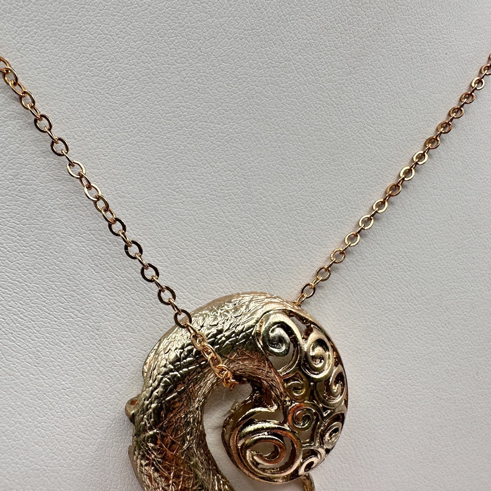 Vintage 80s Gold Tone Snake Serpent S-Shape Statement Pendant Necklace Jewelry - Thumbnail 6