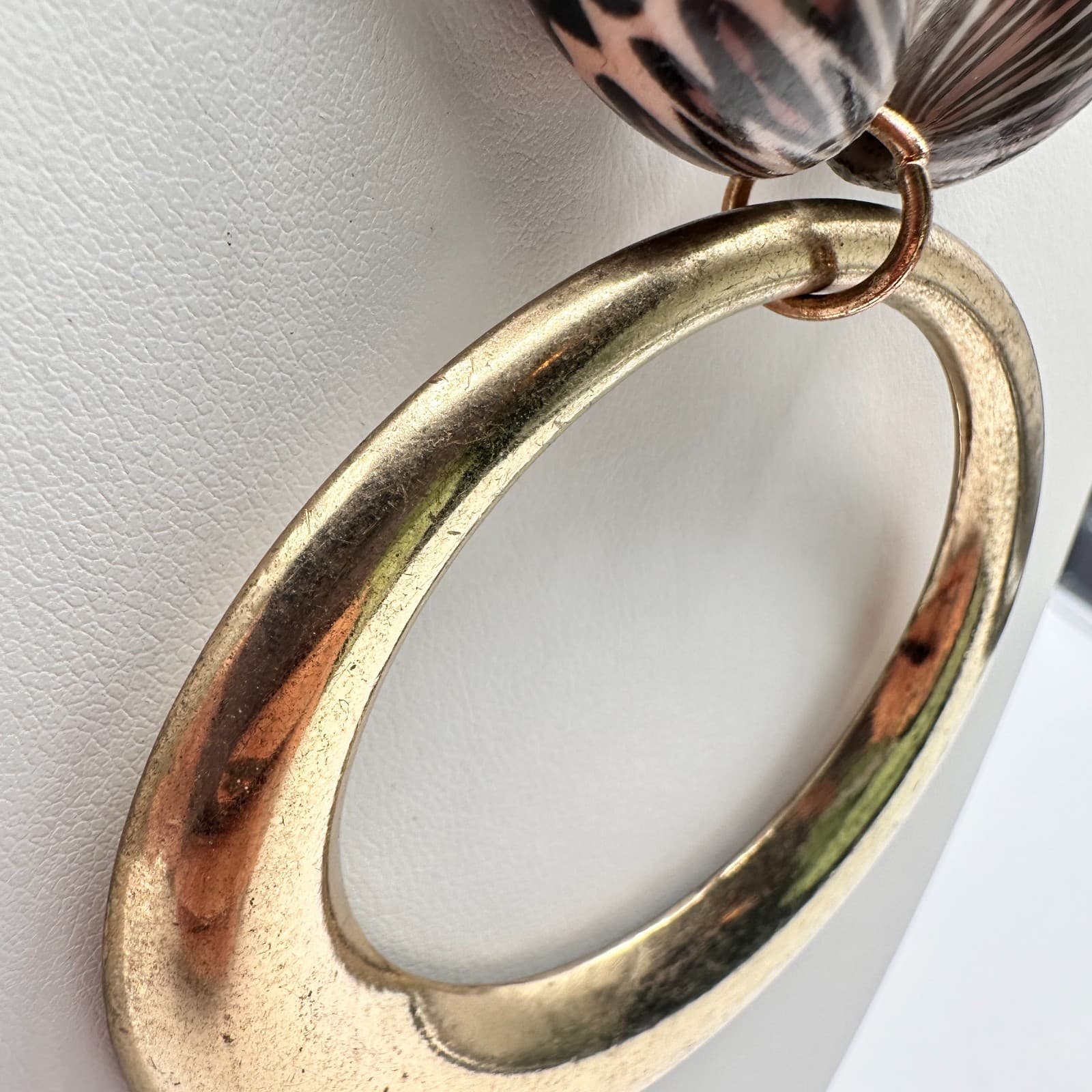 Vintage 90s Gold Tone Statement Necklace Clear Leopard Beads Large Hoop Jewelry - Thumbnail 6