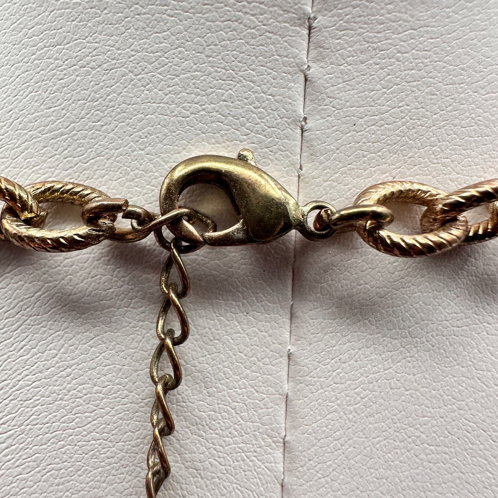 Vintage 90s Gold Tone Statement Necklace Clear Leopard Beads Large Hoop Jewelry - Thumbnail 9