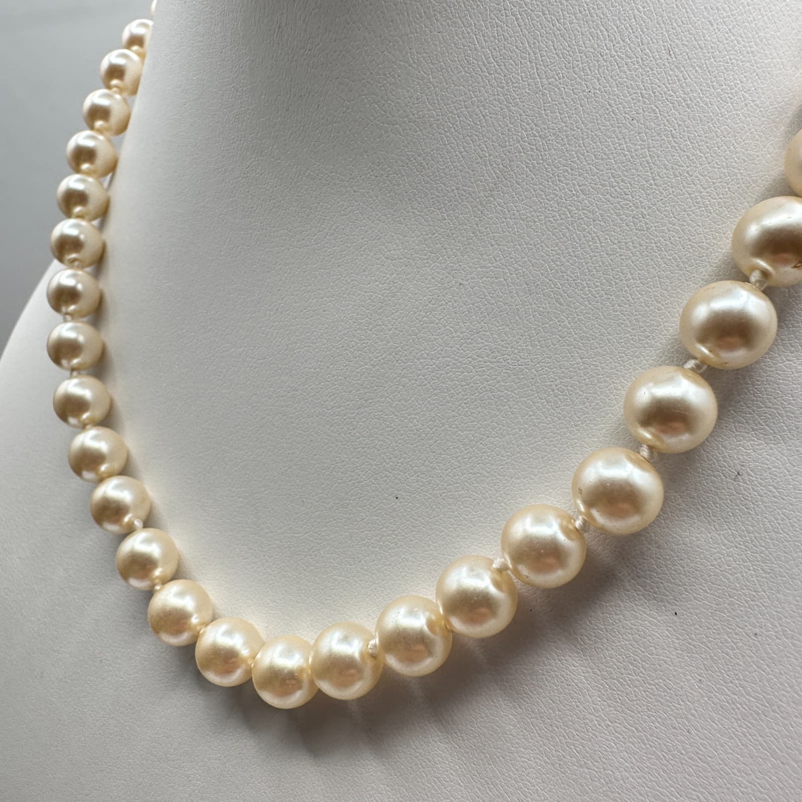 Vintage 90s Ivory Cream Faux Pearl Single Strand Necklace Choker Classic Jewelry - Thumbnail 6