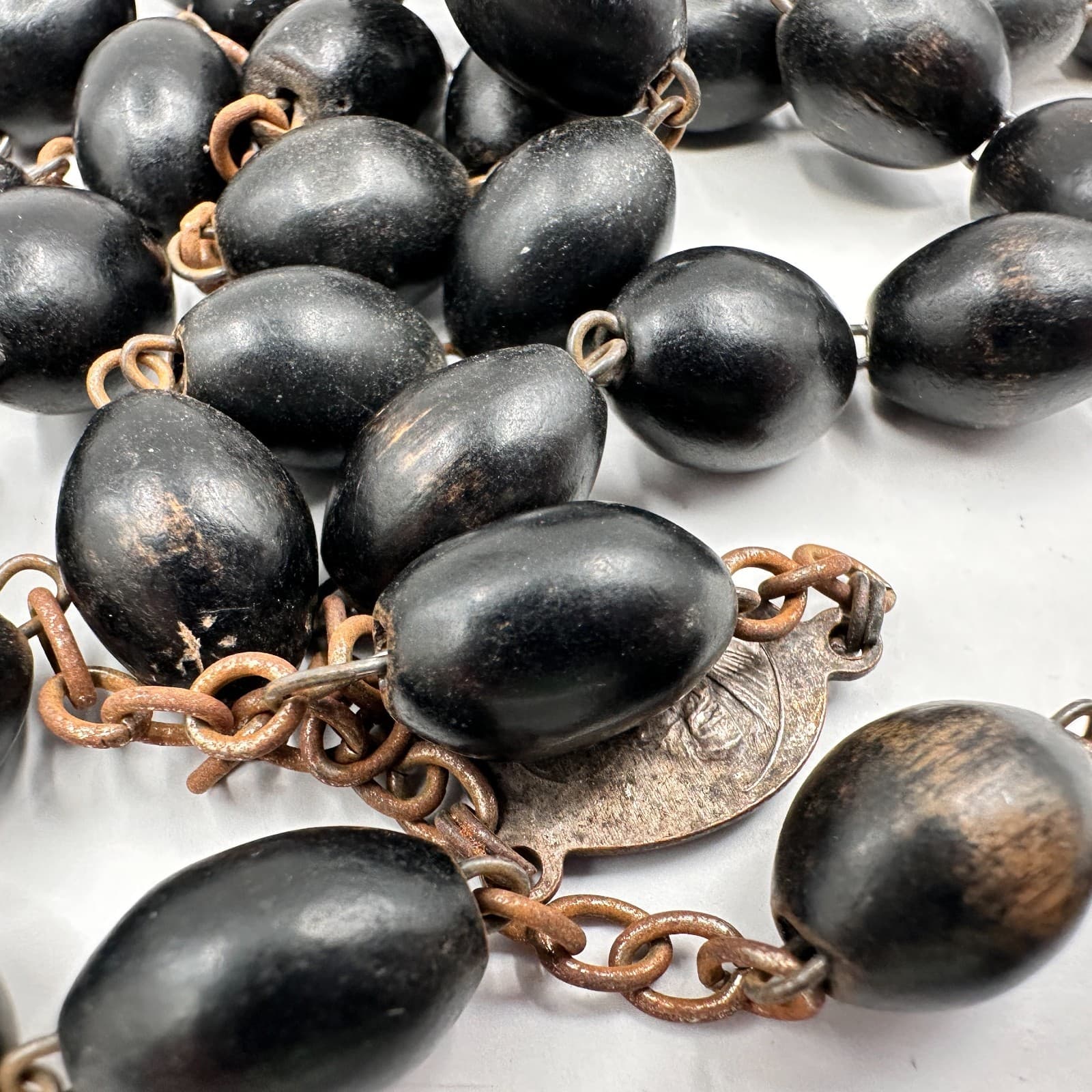 Vintage 80s Wooden Black Beaded Rosary Catholic Crucifix INRI Pendent Necklace - Thumbnail 4