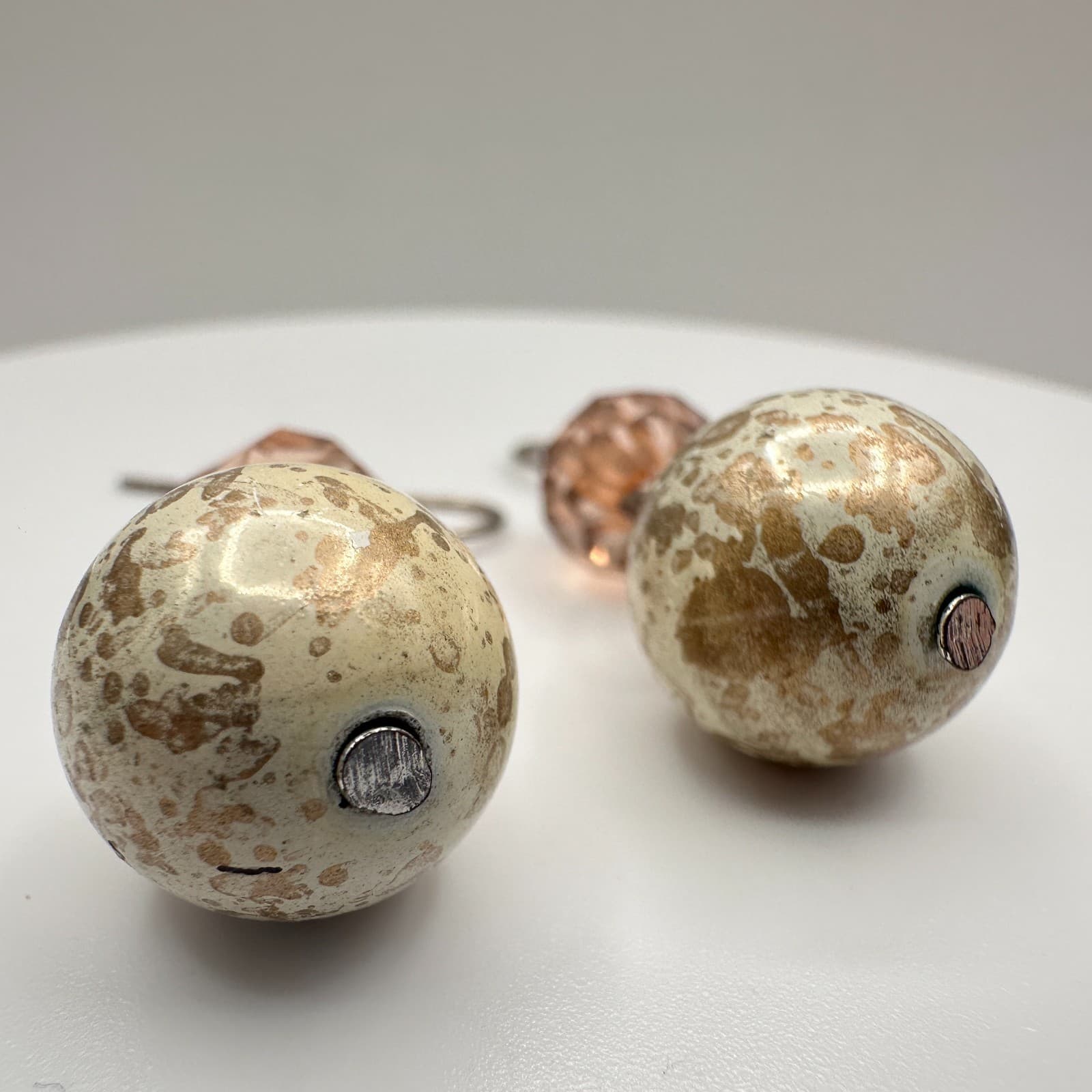 Vintage 90s Spotted Cream Bead Dangle Earrings Pink Glass Hook Boho Jewelry - Thumbnail 5