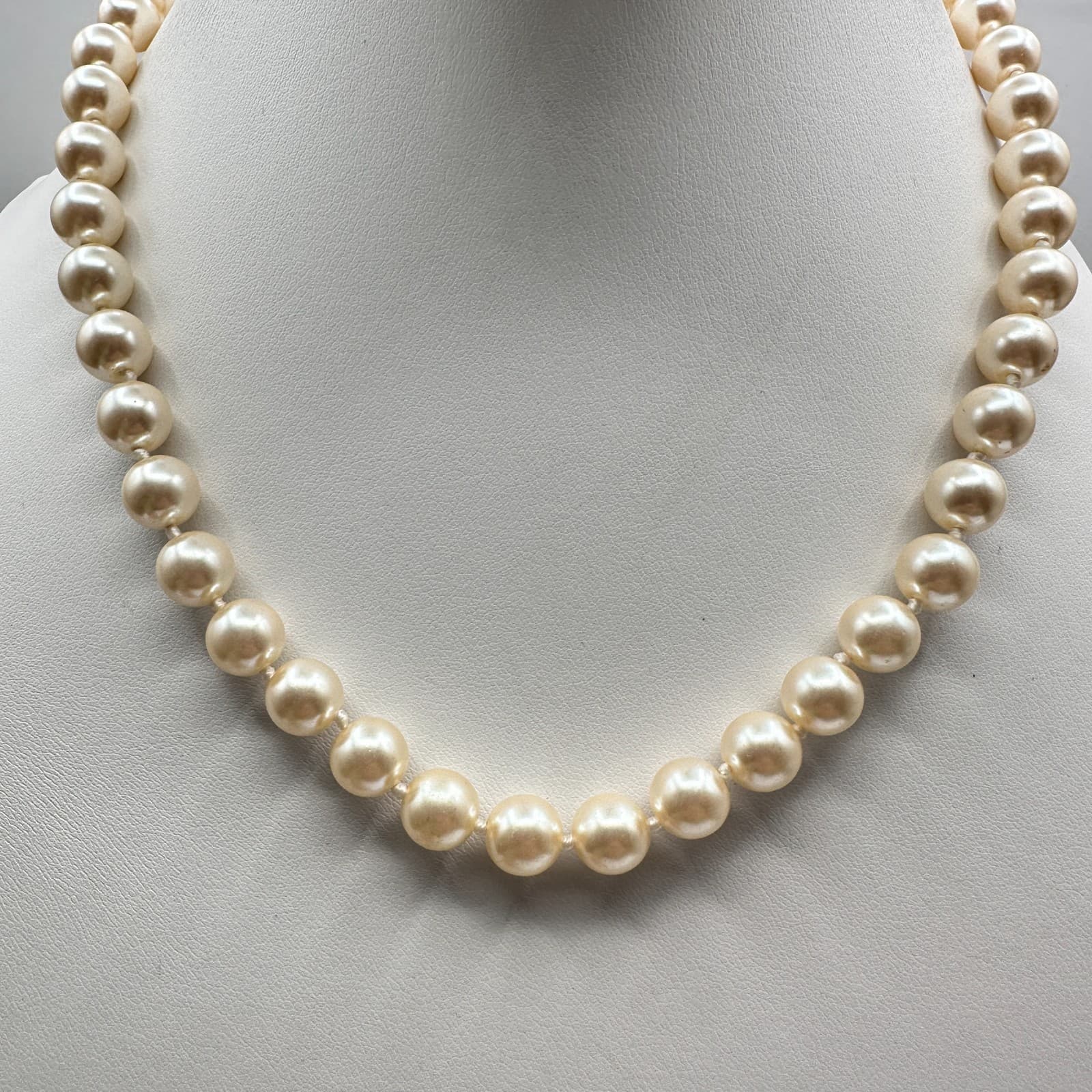Vintage 90s Ivory Cream Faux Pearl Single Strand Necklace Choker Classic Jewelry - Thumbnail 7