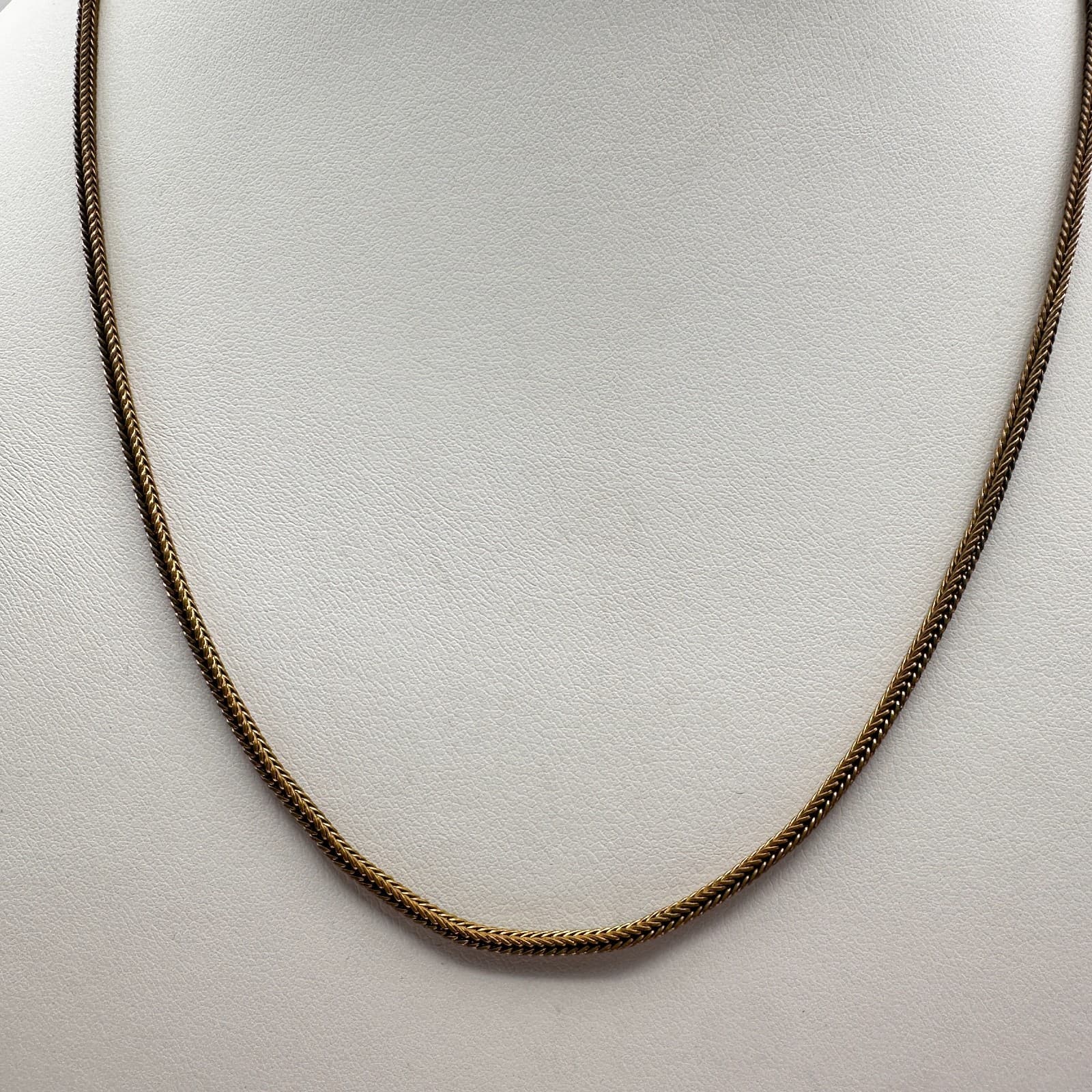 Vintage 90s Gold Tone Herringbone Wheat Chain Necklace Minimalist Classic - Thumbnail 5