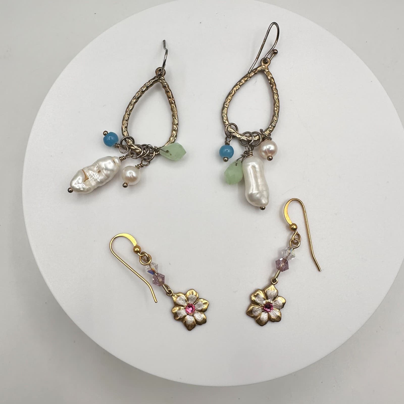 Vintage 90s Teardrop Hoop Dangle Earrings Set Gold Tone Classic Women's Jewelry - Image 1