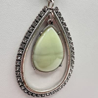 Vintage 80 Silver Tone Teardrop Necklace Light Green Stone Frame Jewelry - Thumbnail 6