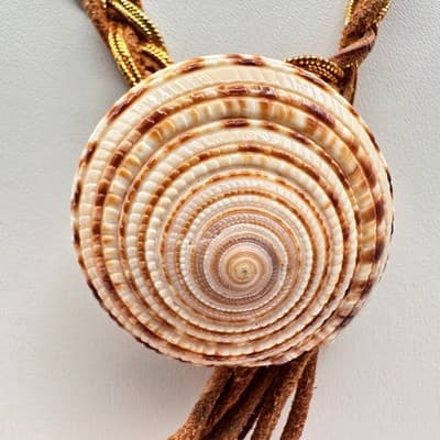 Vintage 90s Spiral Sea Shell Necklace Braided Suede Leather Tassels Gold Tone - Thumbnail 2
