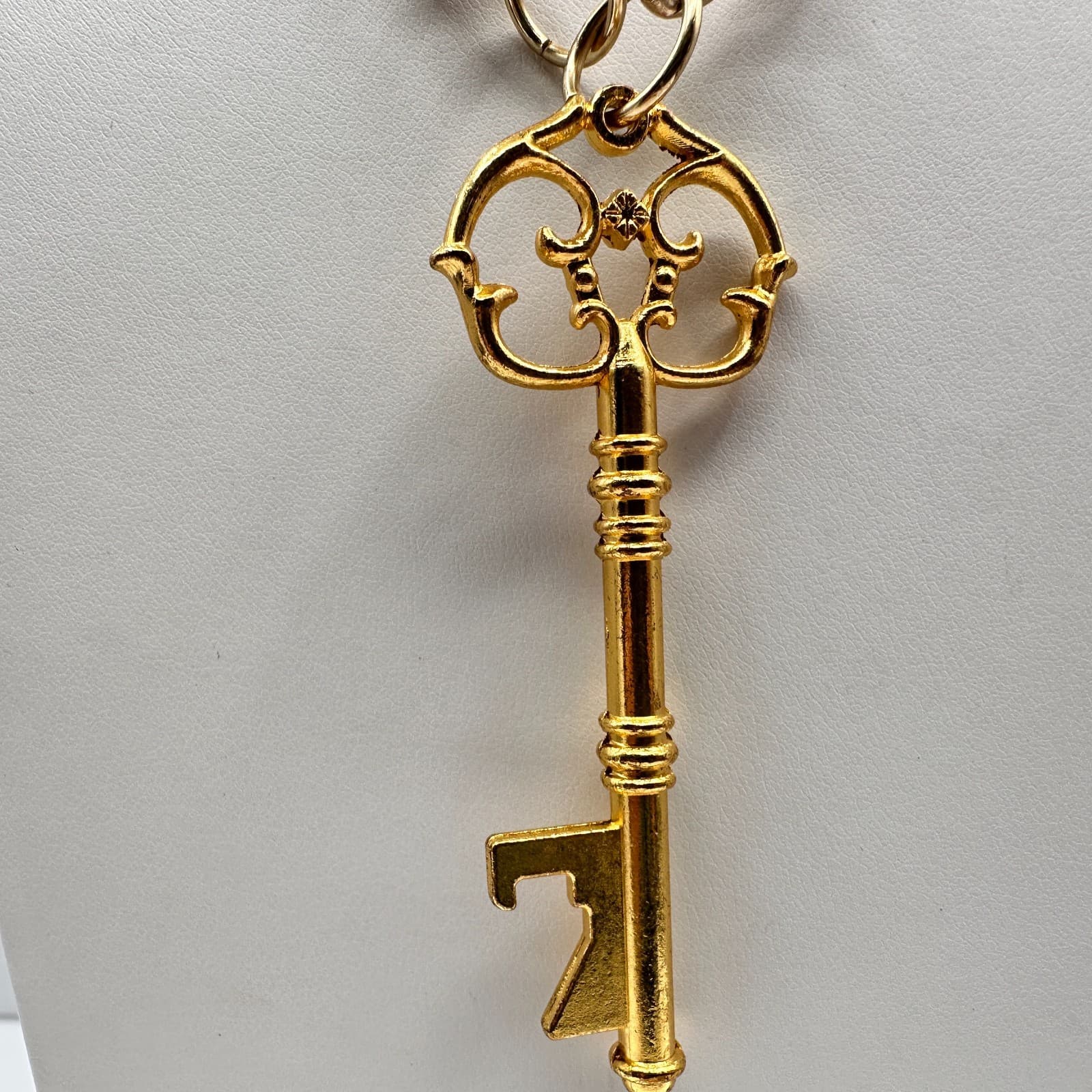 Vintage 90s Y2K Gold Tone Skeleton Key Necklace Ornate Pendant Boho Steampunk - Thumbnail 5