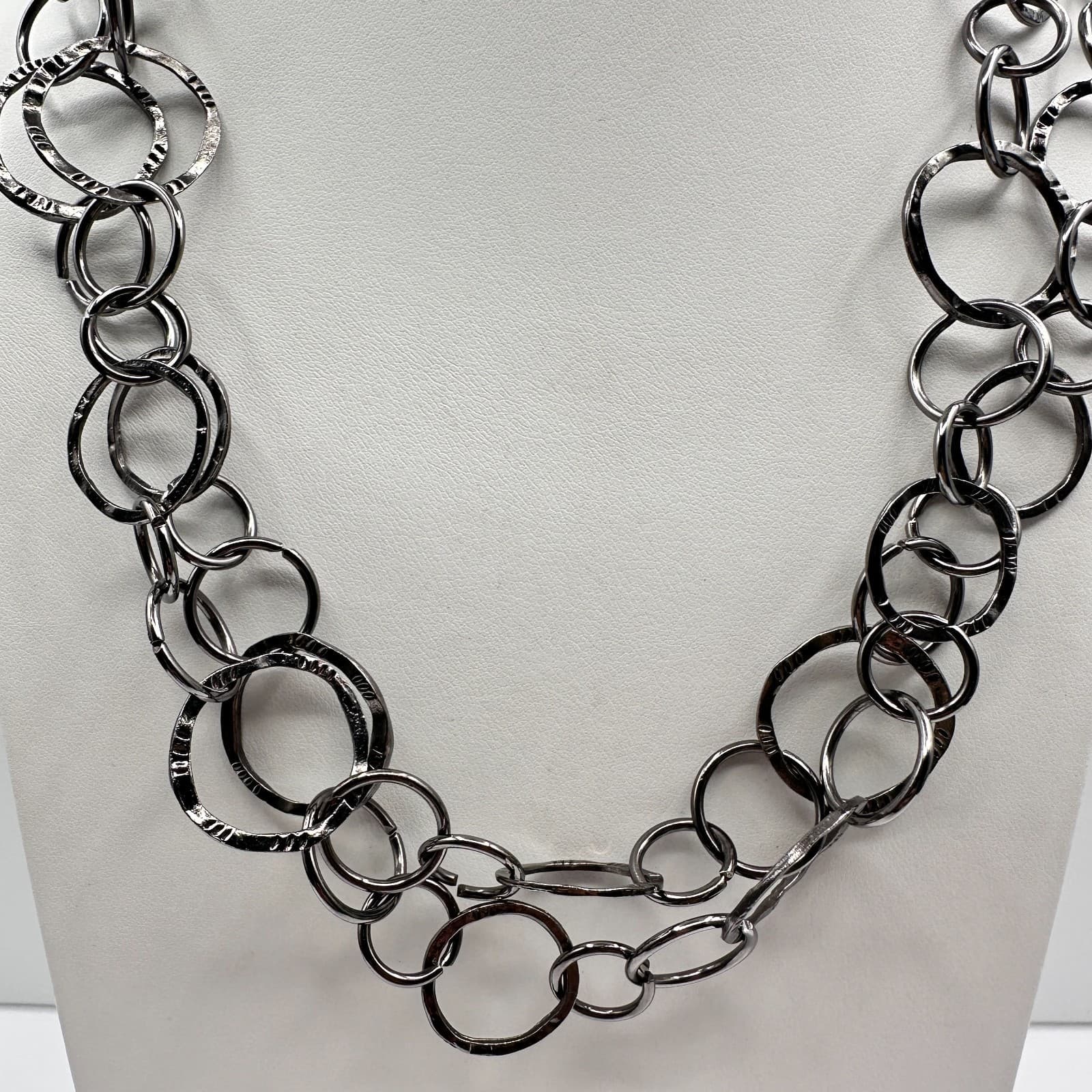 Vintage Y2K Silver Tone Chunky Hammered Multi Link Circle Chain Necklace Jewelry - Thumbnail 2