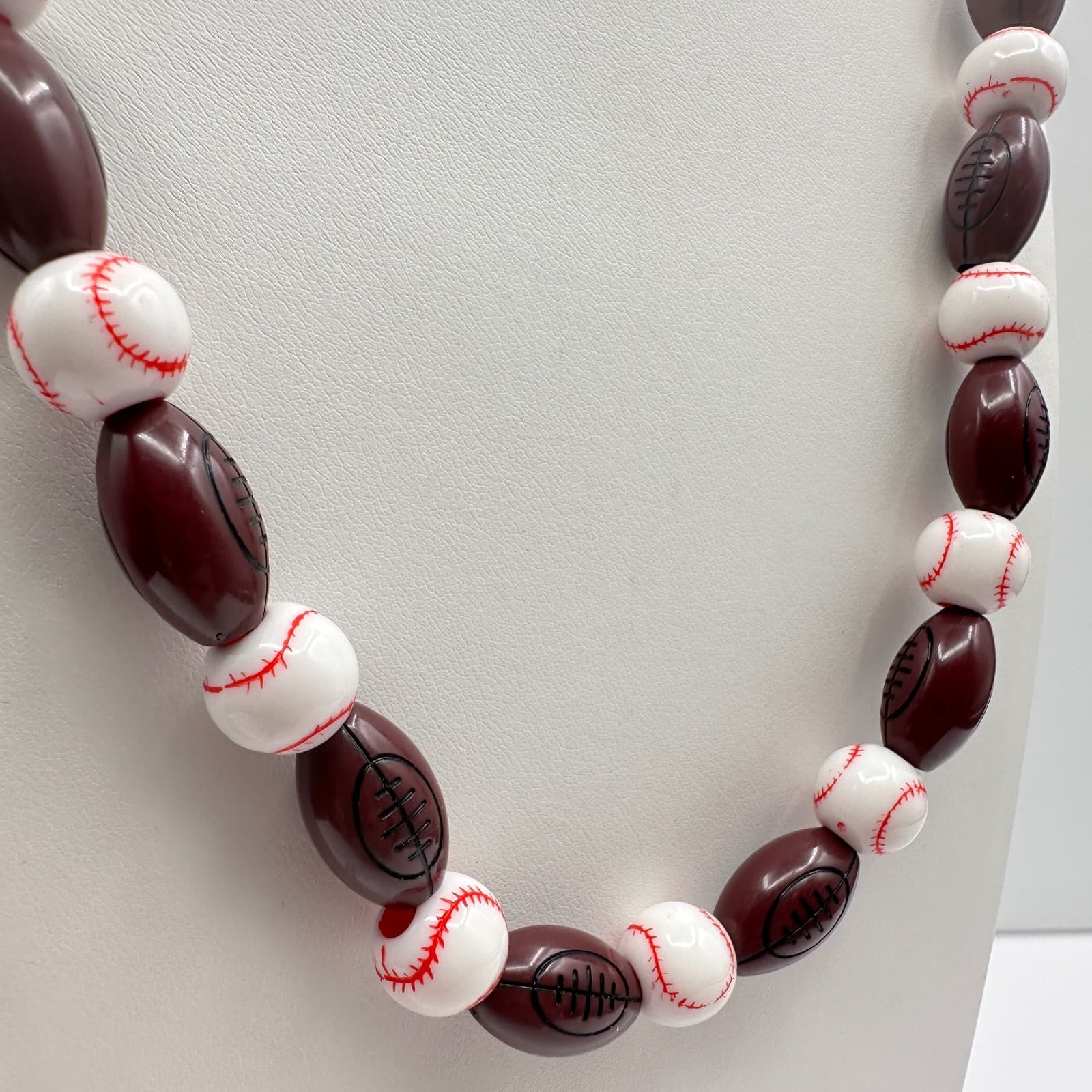 Vintage 90s Football Beaded Necklace Chunky Statement Women's Classic Jewelry - Thumbnail 5