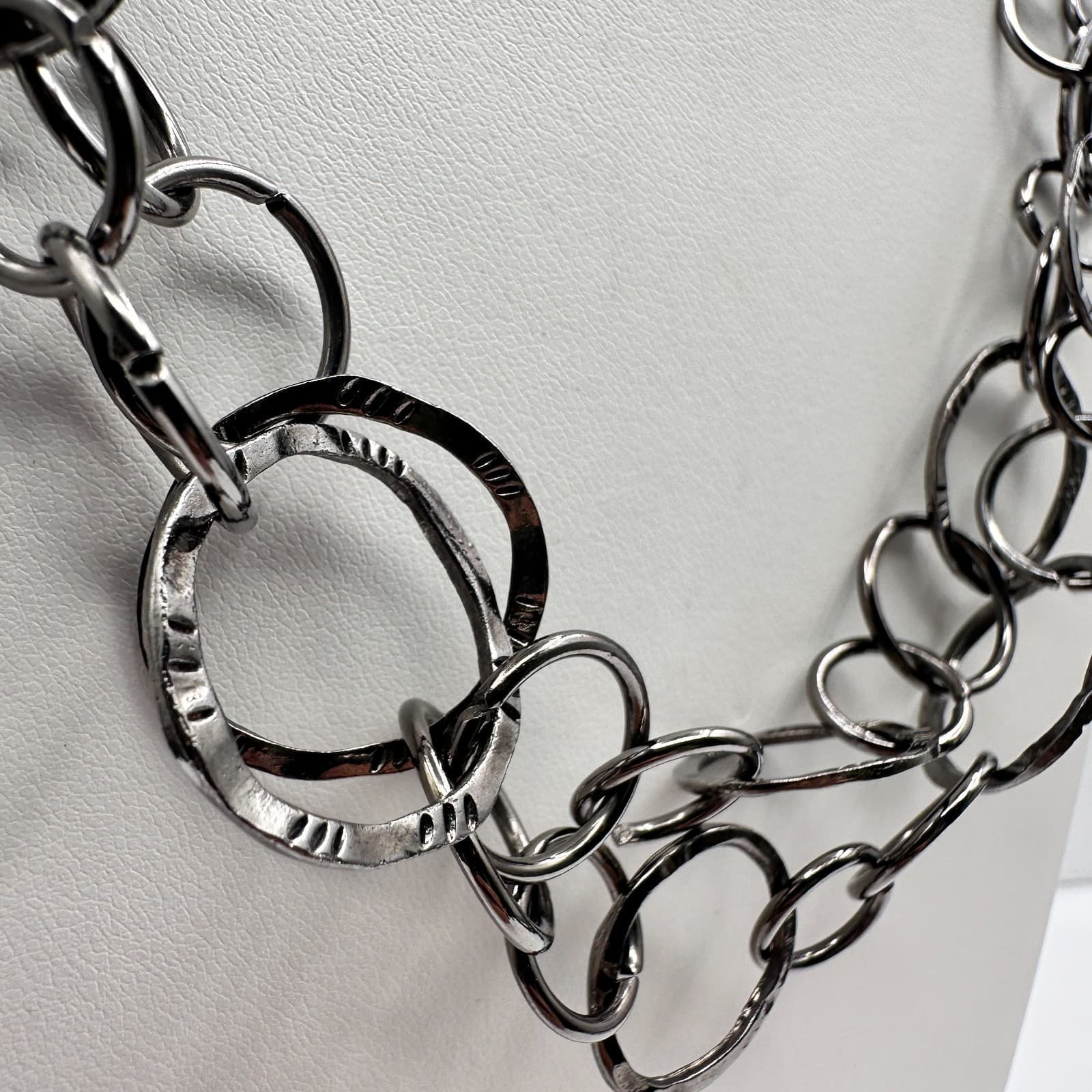 Vintage Y2K Silver Tone Chunky Hammered Multi Link Circle Chain Necklace Jewelry - Thumbnail 3