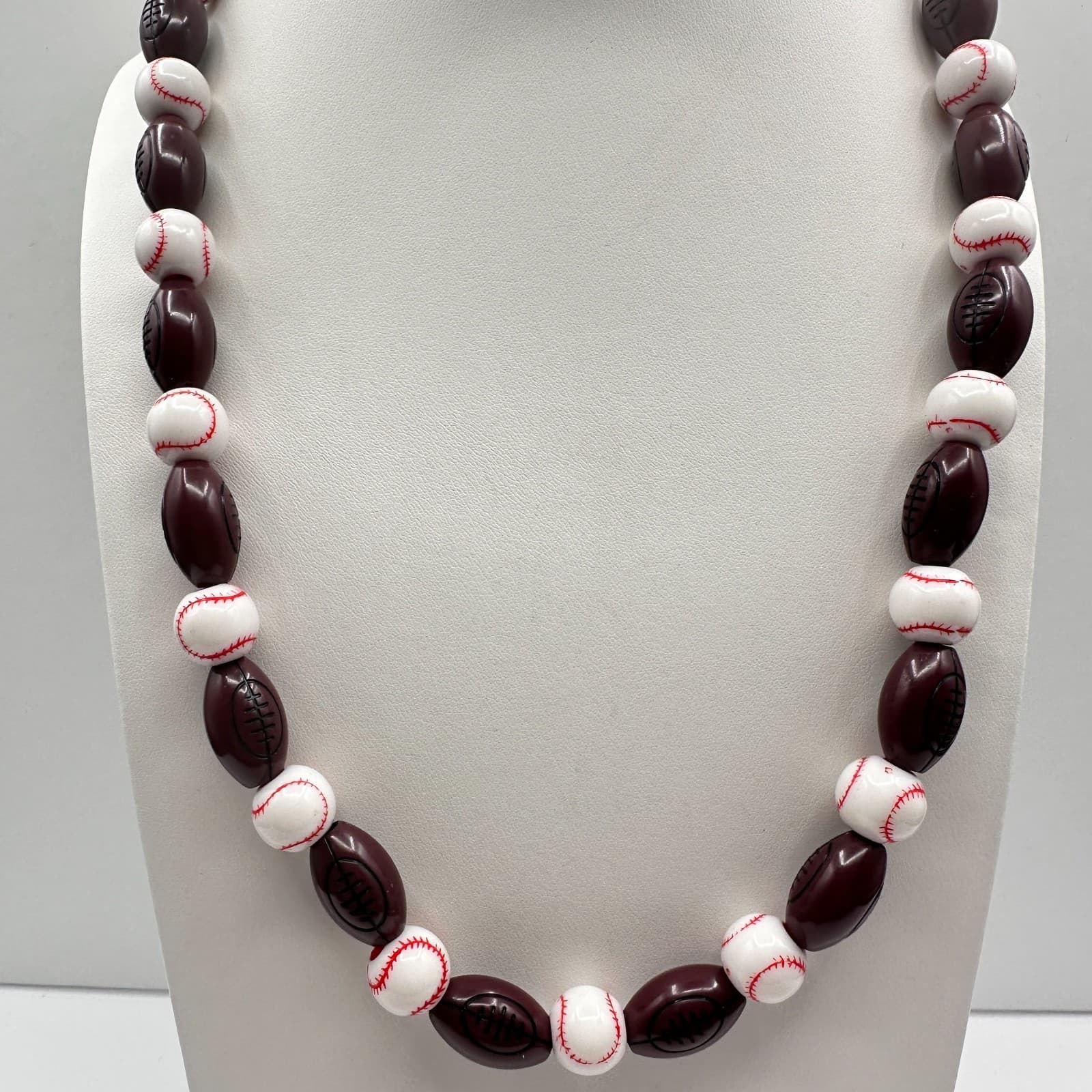 Vintage 90s Football Beaded Necklace Chunky Statement Women's Classic Jewelry - Thumbnail 4