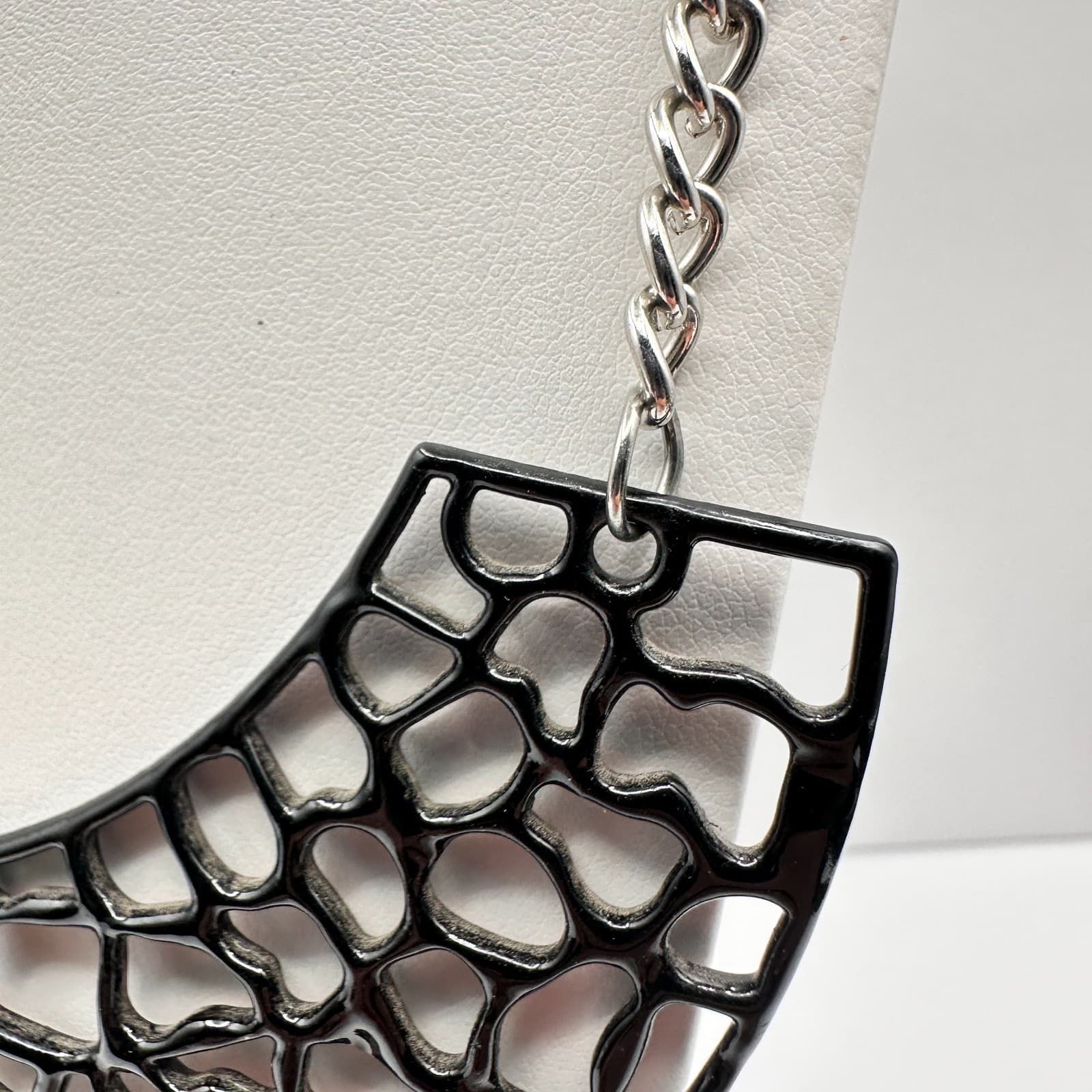 Vintage Y2K Black Prowl Necklace Silver Tone Chain Geometric Statement Jewelry - Thumbnail 7