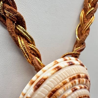 Vintage 90s Spiral Sea Shell Necklace Braided Suede Leather Tassels Gold Tone - Thumbnail 3