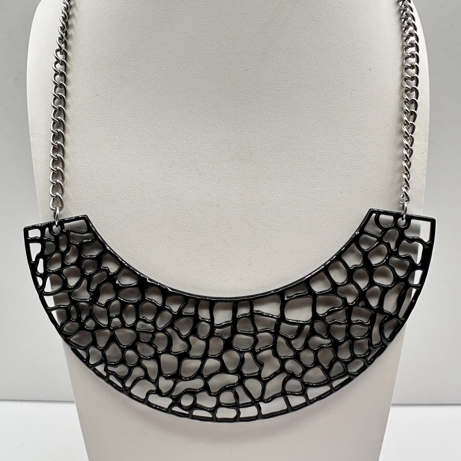 Vintage Y2K Black Prowl Necklace Silver Tone Chain Geometric Statement Jewelry - Image 1