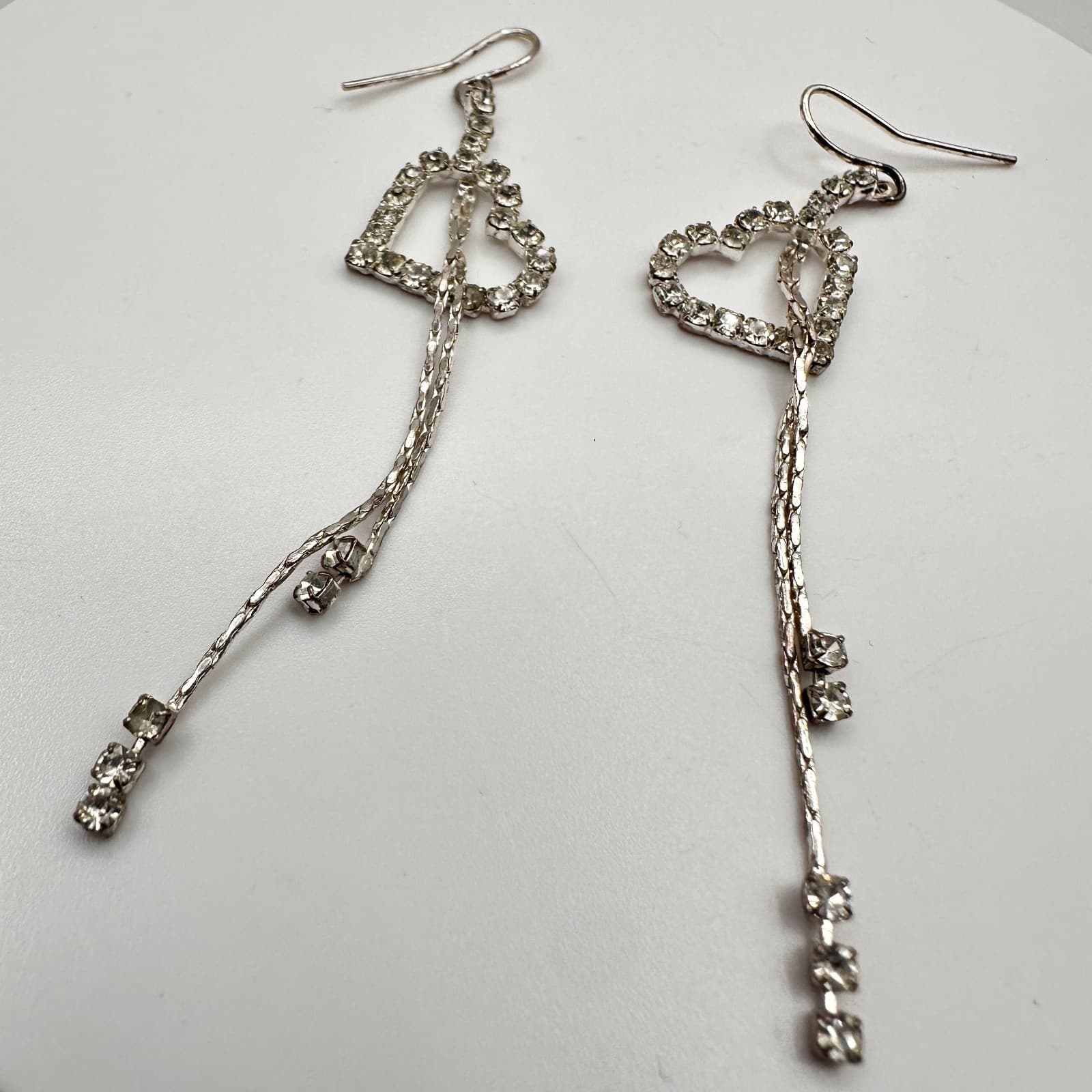 Vintage Y2K Silver Tone Rhinestone Heart Dangle Earrings Tassel Women's Jewelry - Thumbnail 2