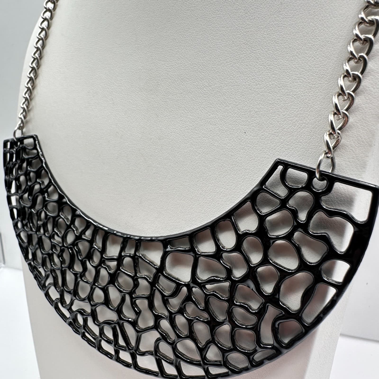 Vintage Y2K Black Prowl Necklace Silver Tone Chain Geometric Statement Jewelry - Thumbnail 8