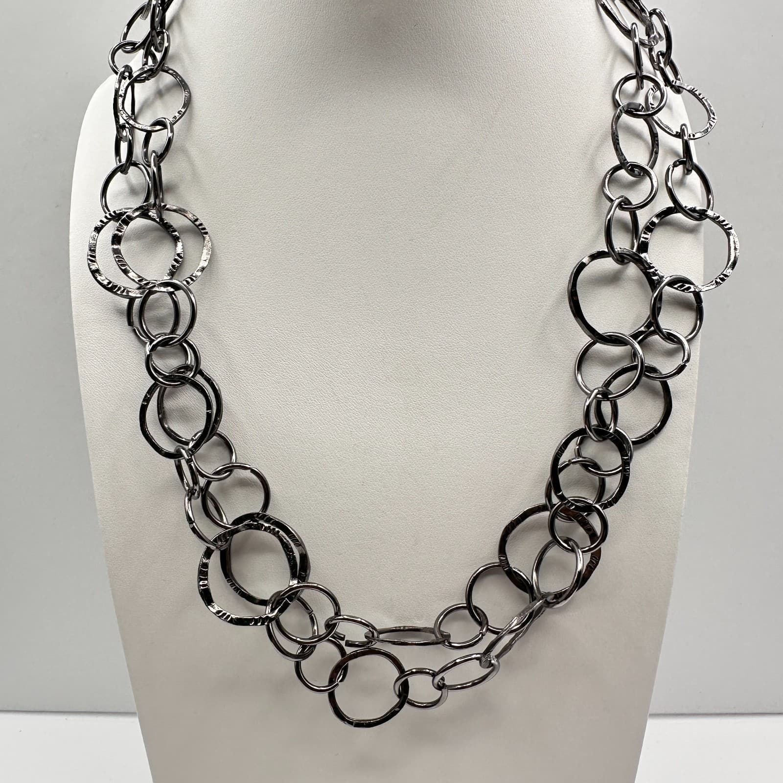 Vintage Y2K Silver Tone Chunky Hammered Multi Link Circle Chain Necklace Jewelry - Image 1