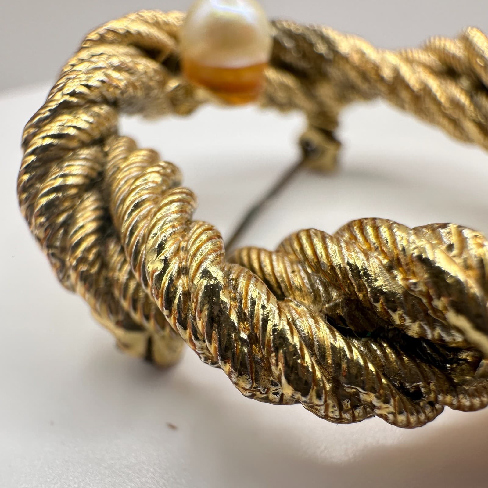 Vintage 80s Gold Tone Cream Faux Pearl Twisted Rope Brooch Pin Women's Jewelry - Thumbnail 6