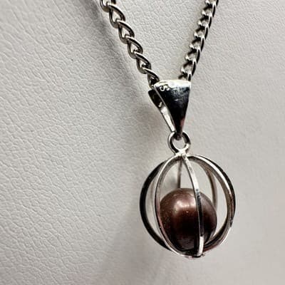 Vintage 90s Silver Tone Cage Necklace Faux Chocolate Pearl Fashion Jewelry - Thumbnail 3