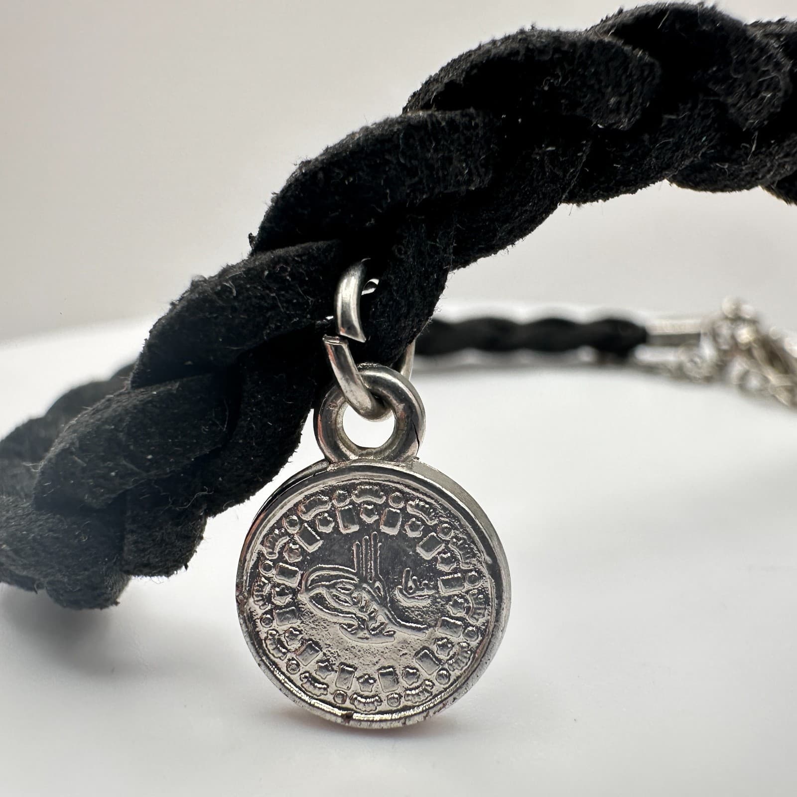 Vintage 90s Black Braided Suede Charm Bracelet Peace Sign Boho Women's Jewelry - Thumbnail 5