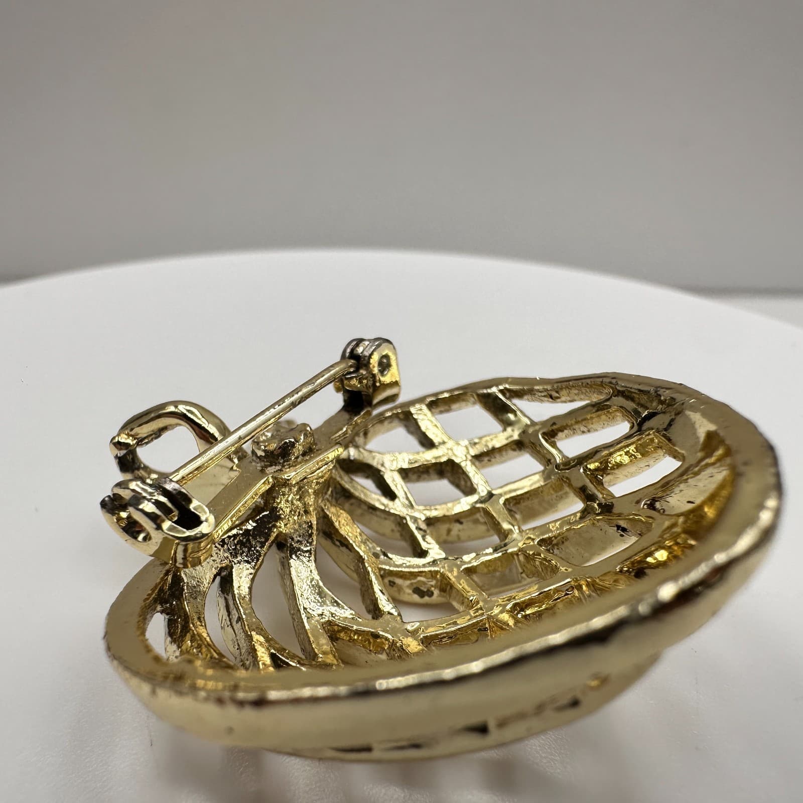 Vintage 80s Gold Tone Apple Lattice Brooch Pin Women's Classic Fashion Jewelry - Thumbnail 5