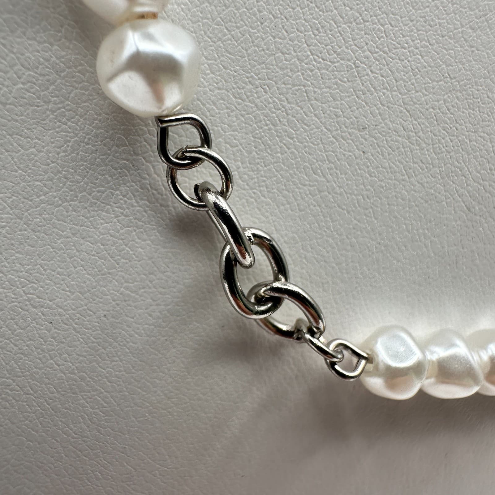 Vintage Y2K 90s Faux Pearl Beaded Chain Necklace Silver Tone Women's Jewelry - Thumbnail 4