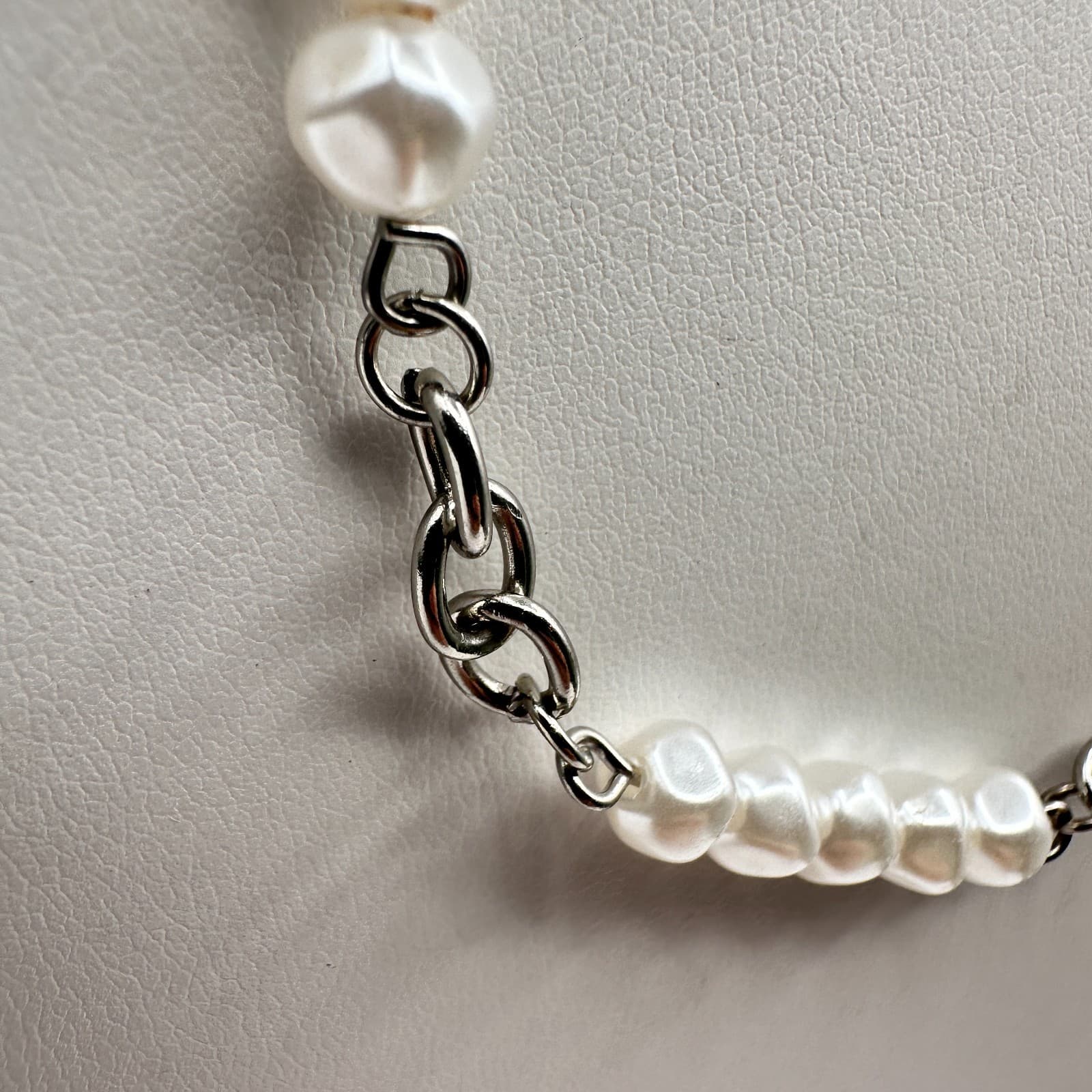 Vintage Y2K 90s Faux Pearl Beaded Chain Necklace Silver Tone Women's Jewelry - Thumbnail 3