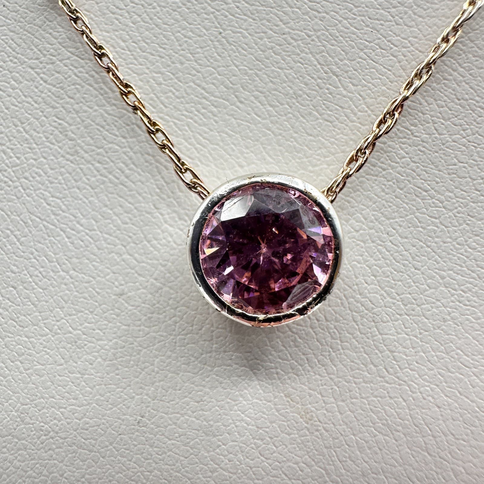 Vintage 90s Gold Tone Pink Rhinestone Pendant Necklace Women's Classic Jewelry - Image 1