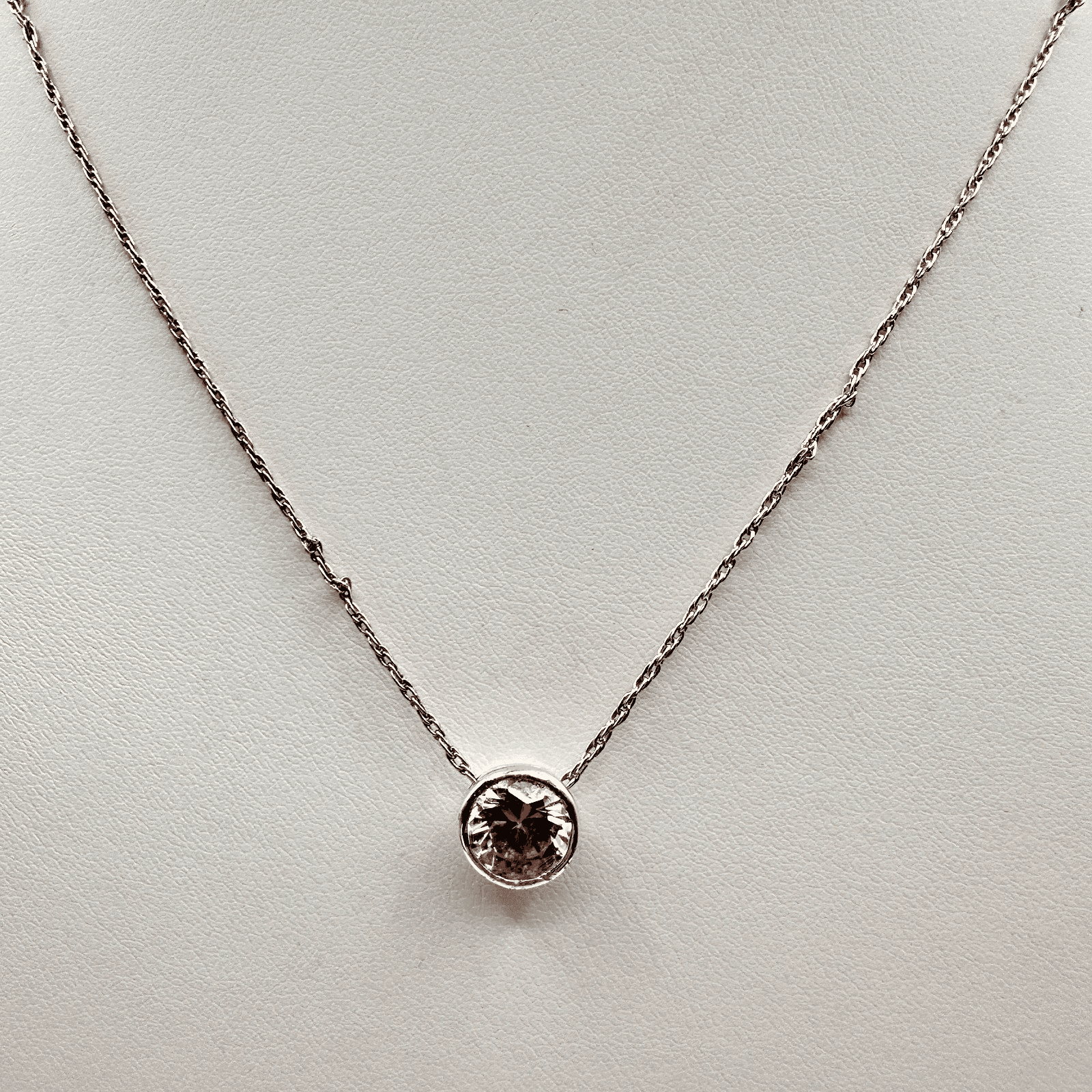 Vintage 90s Gold Tone Pink Rhinestone Pendant Necklace Women's Classic Jewelry - Thumbnail 2