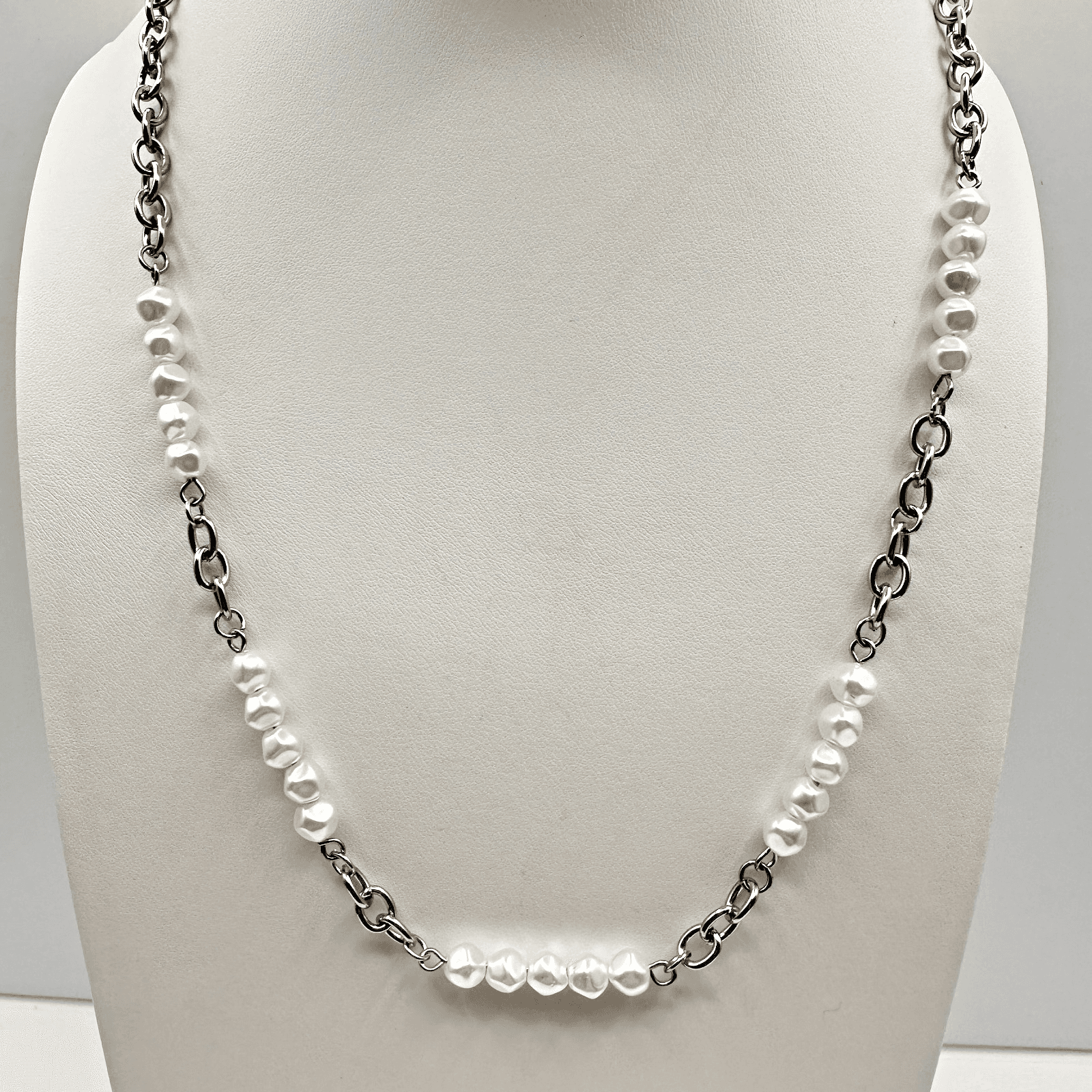 Vintage Y2K 90s Faux Pearl Beaded Chain Necklace Silver Tone Women's Jewelry - Image 1