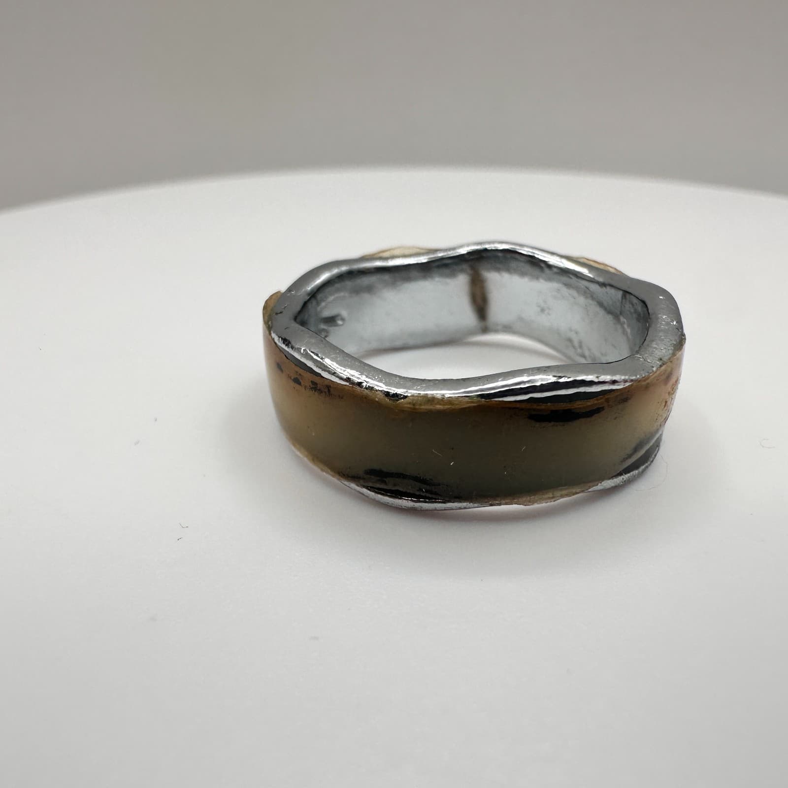 Vintage 90s Silver Tone Wavy Band Ring Brown Inlay Boho Modern Women's Jewelry - Thumbnail 2