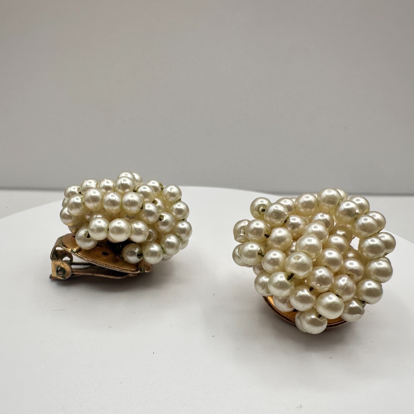 Vintage 80s Round Ball Faux Pearl Cluster Earrings Gold Tone Women's Jewelry - Thumbnail 2