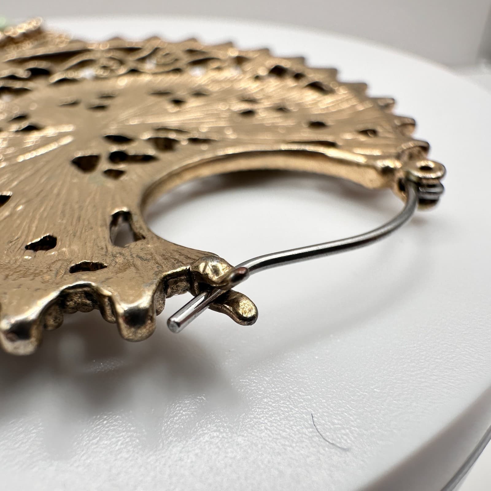 Vintage 90s Mint Green Resin cabochons Hoop Earrings Gold Tone Women's Jewelry - Thumbnail 8