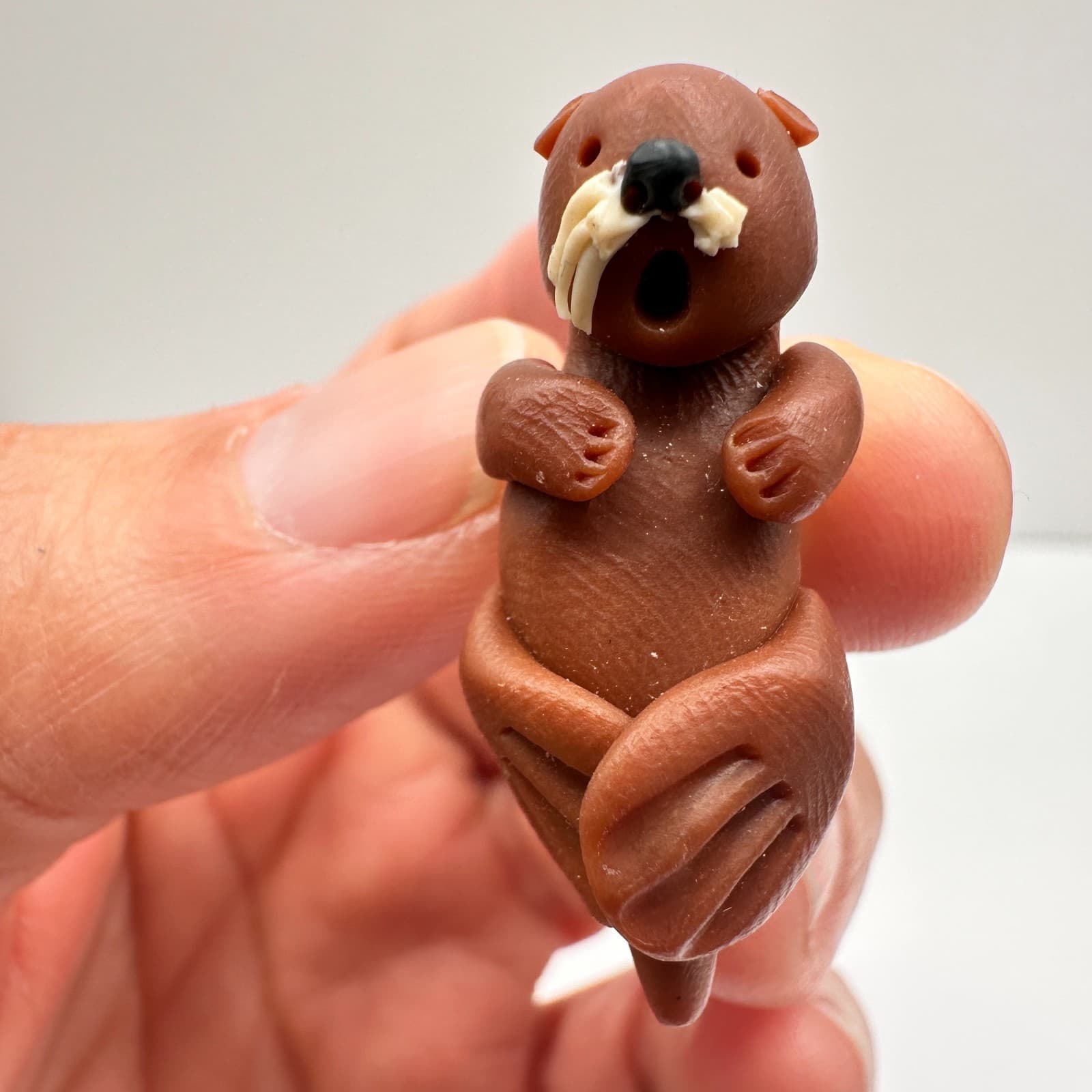 Vintage 80s Walrus Lapel Pin Straightner Retro Women's Classic Fashion Jewelry - Thumbnail 4