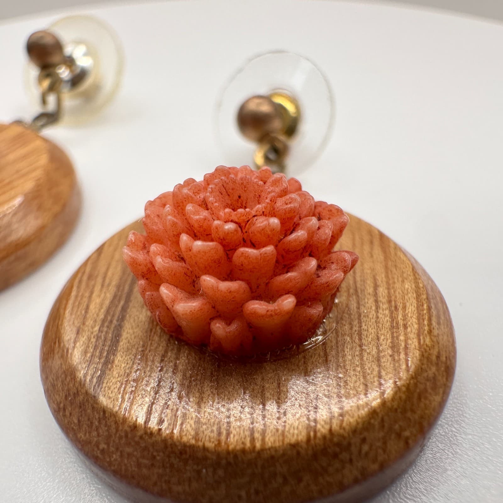 Vintage 80s Boho Wooden Dangle Earrings Pink Floral Resin Women's Jewelry - Thumbnail 3