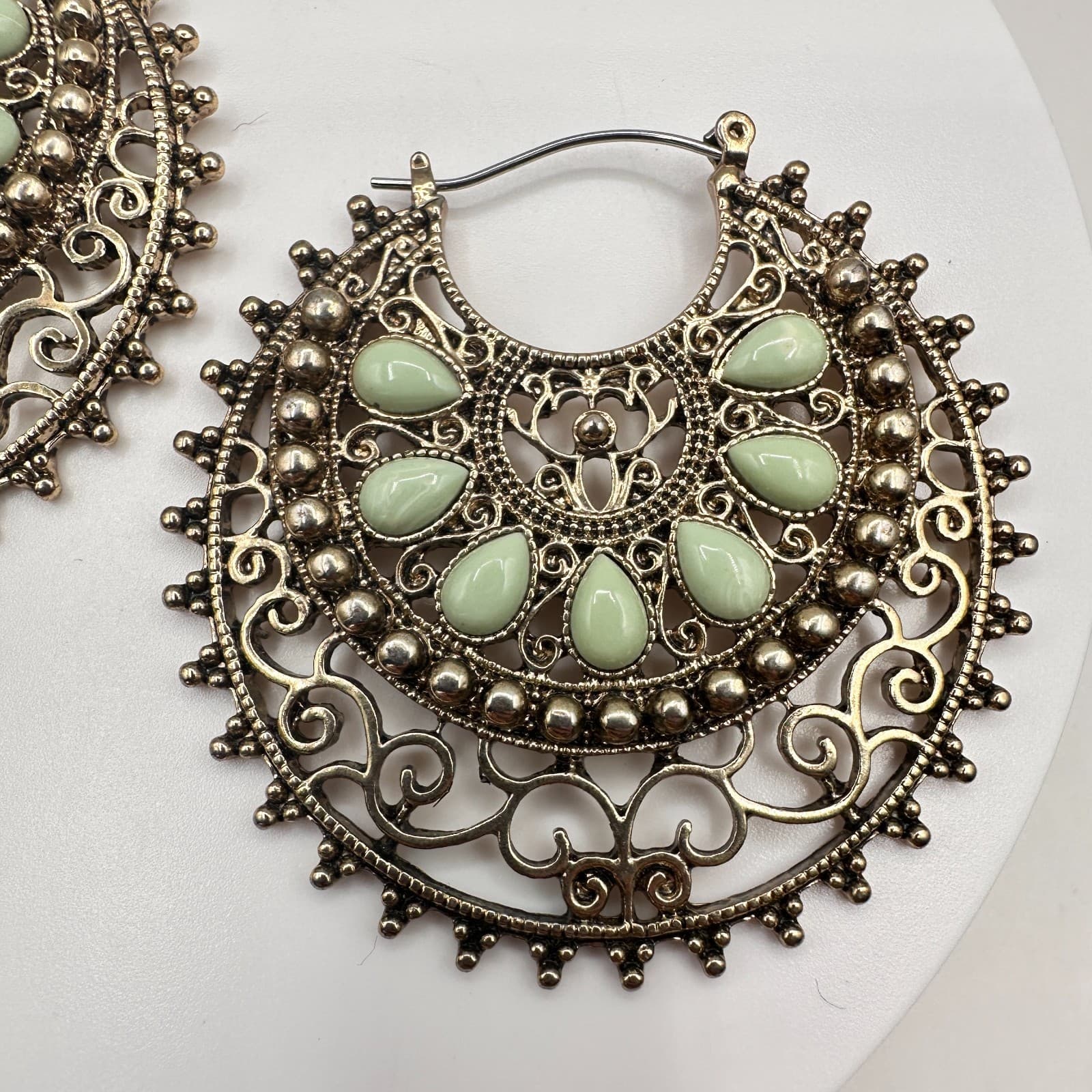 Vintage 90s Mint Green Resin cabochons Hoop Earrings Gold Tone Women's Jewelry - Thumbnail 2