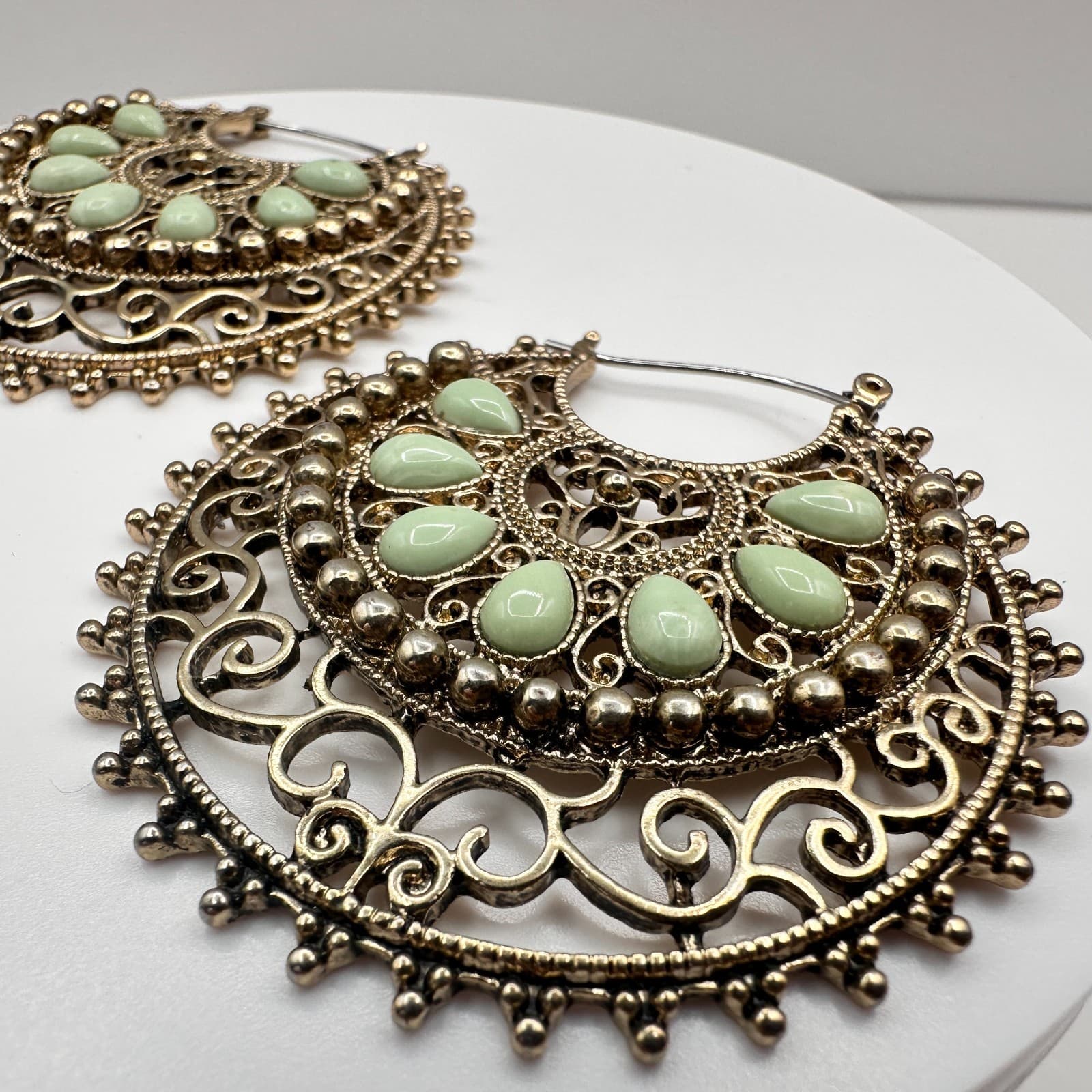 Vintage 90s Mint Green Resin cabochons Hoop Earrings Gold Tone Women's Jewelry - Thumbnail 5