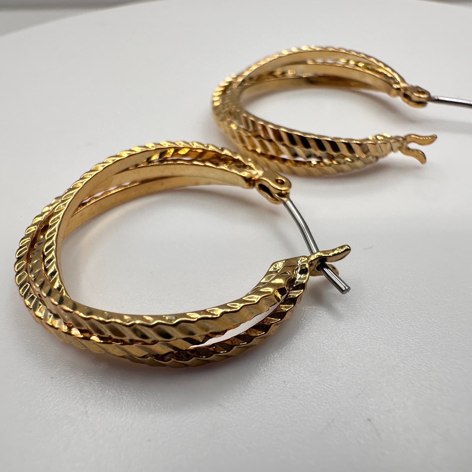 Vintage 90s Gold Tone Textured Double Hoop Earrings Fashion Classic Jewelry - Thumbnail 6
