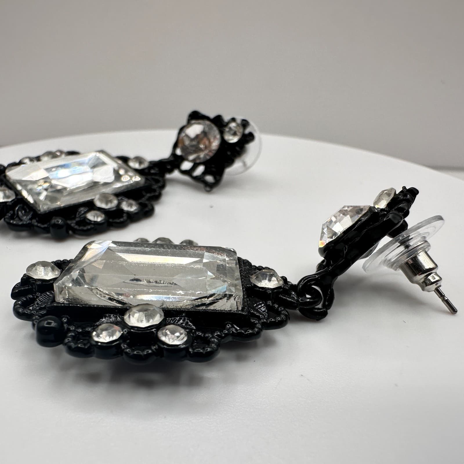 Vintage 80s Faceted Clear Crystal Stone Drop Stud Earrings Black Tone Jewelry - Thumbnail 4