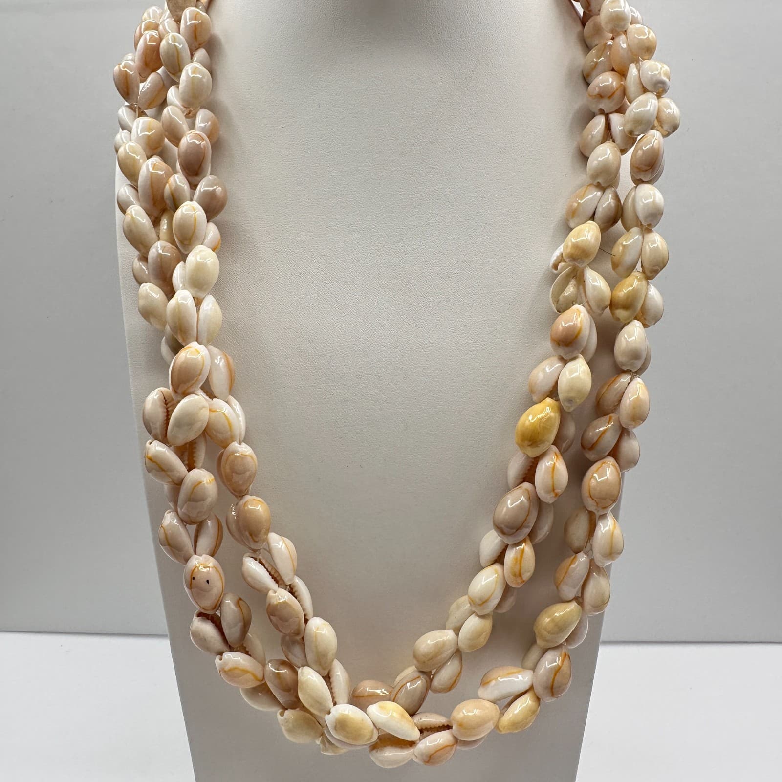 Vintage 90s Double Strand Cowrie Shell Necklace Boho Women's Classic Jewelry - Image 1