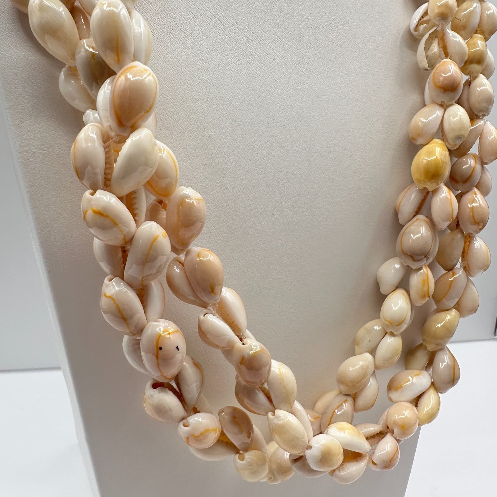 Vintage 90s Double Strand Cowrie Shell Necklace Boho Women's Classic Jewelry - Thumbnail 2