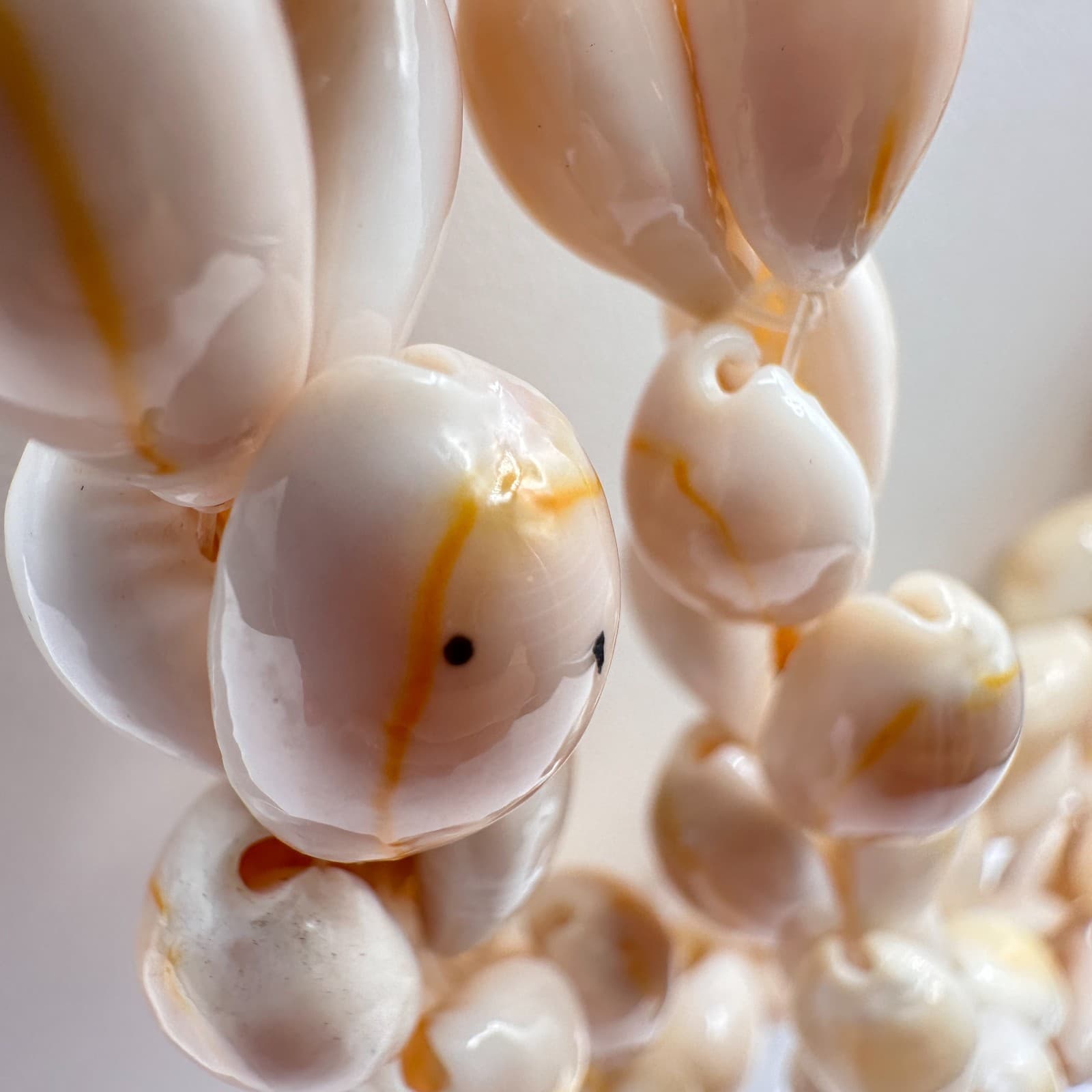 Vintage 90s Double Strand Cowrie Shell Necklace Boho Women's Classic Jewelry - Thumbnail 5