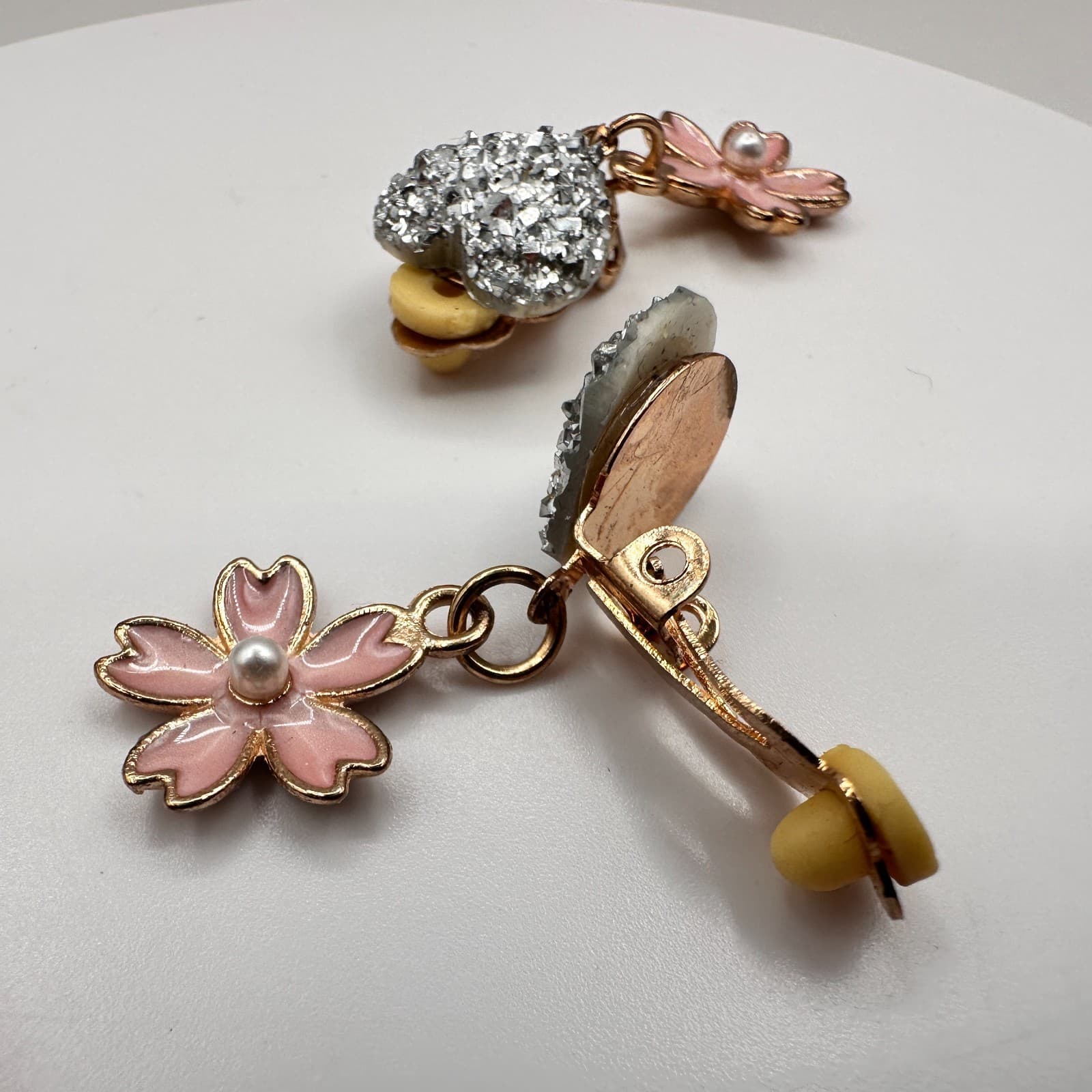 Vintage 90s Pink Enamel Floral Heart Dangle Earrings Gold Tone Women's Jewelry - Thumbnail 6